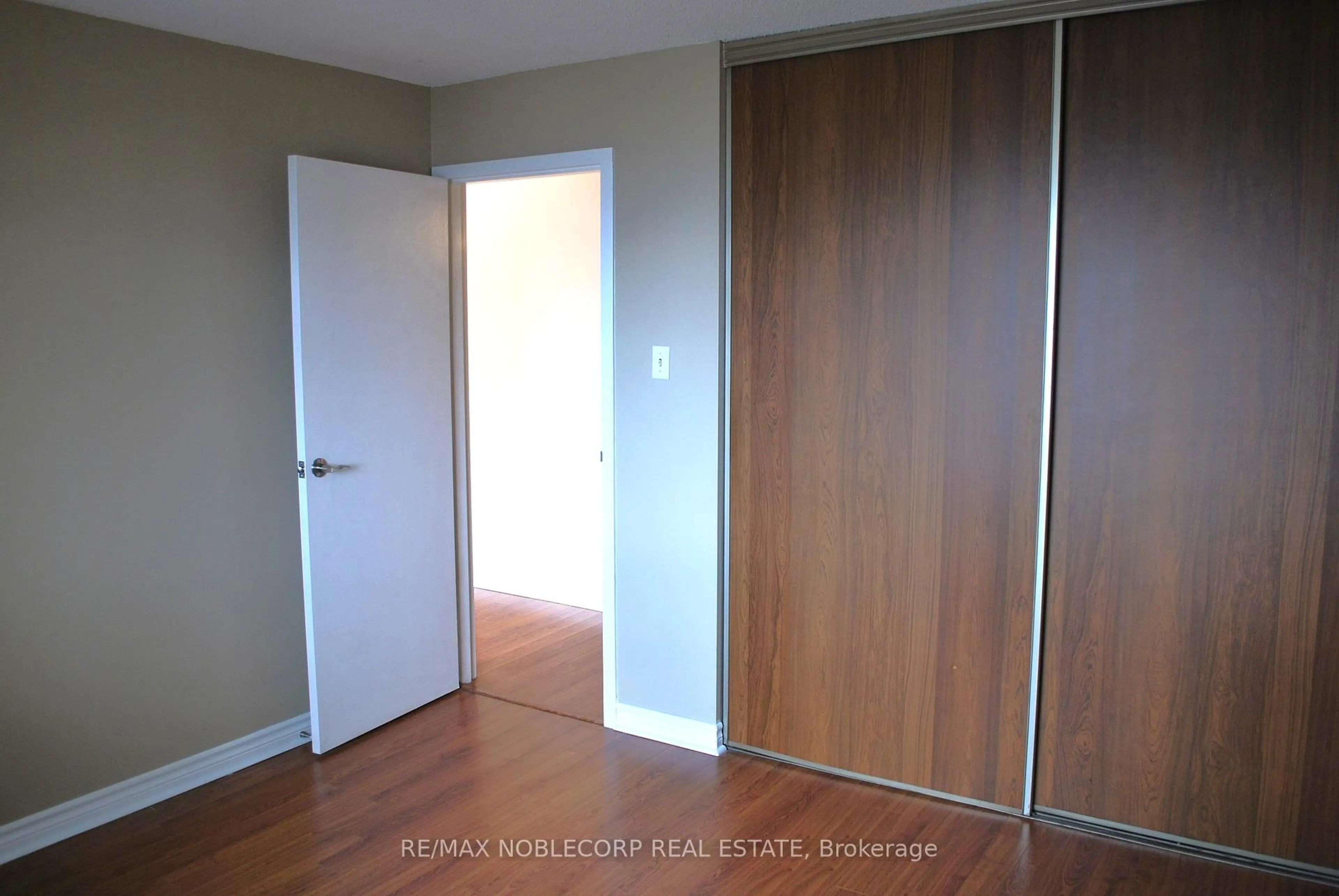 A pic of a room for 64 Benton St #901, Kitchener Ontario N2G 4L9