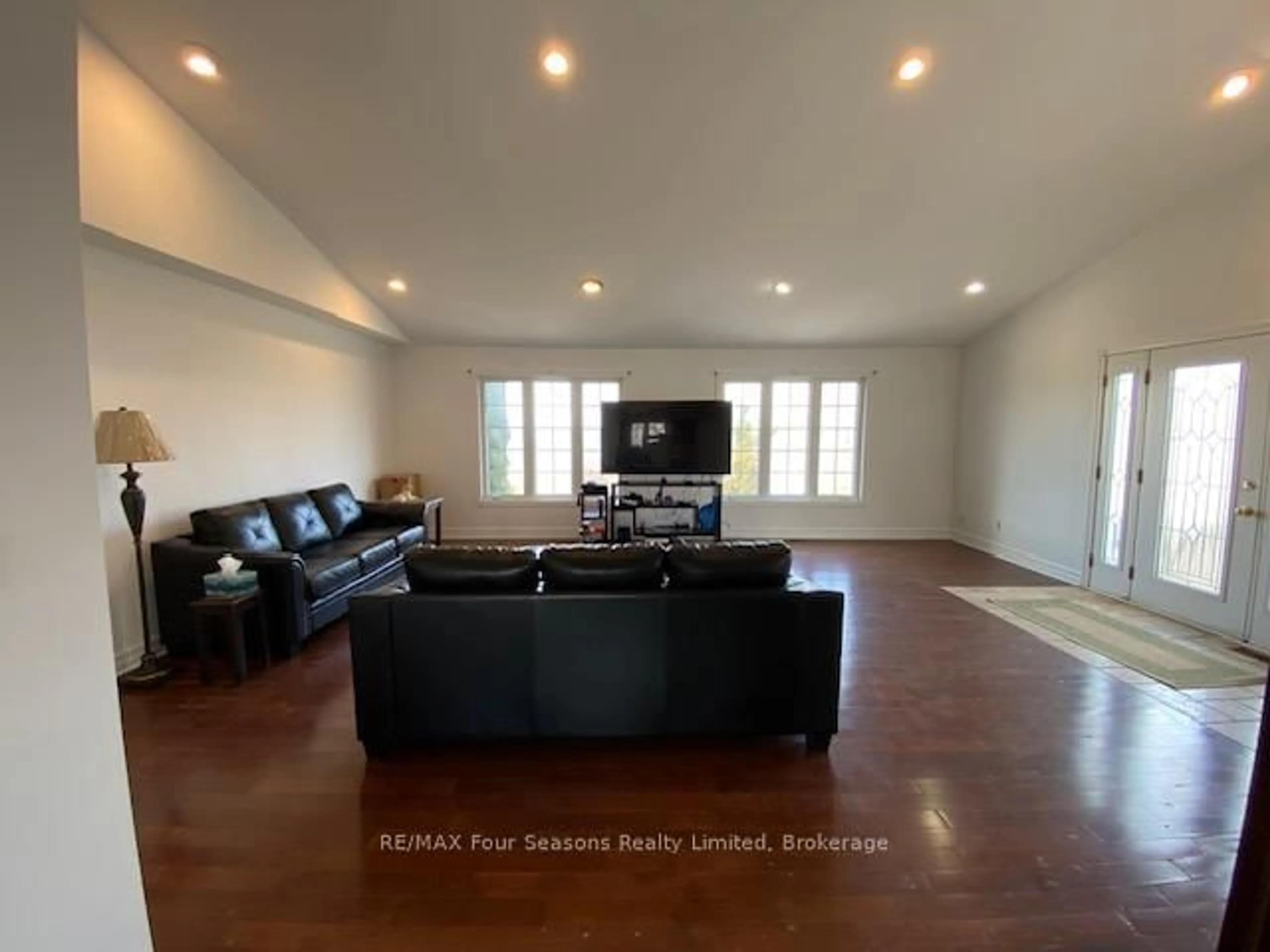 A pic of a room for 209442 Highway 26, Blue Mountains Ontario L9Y 0T1