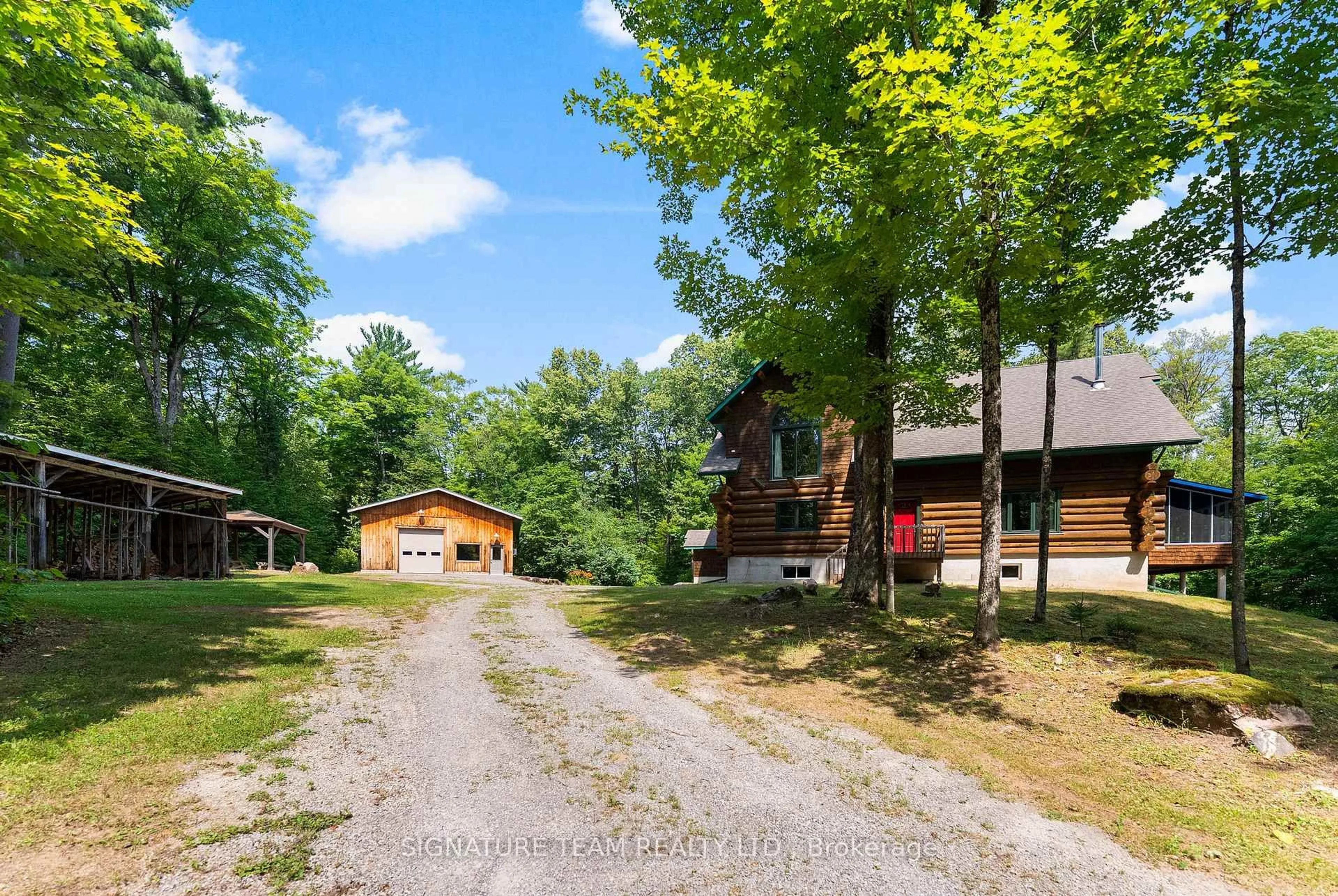 A pic from outside/outdoor area/front of a property/back of a property/a pic from drone, unknown for 800 Woito Station Rd, Laurentian Valley Ontario K2A 6W5