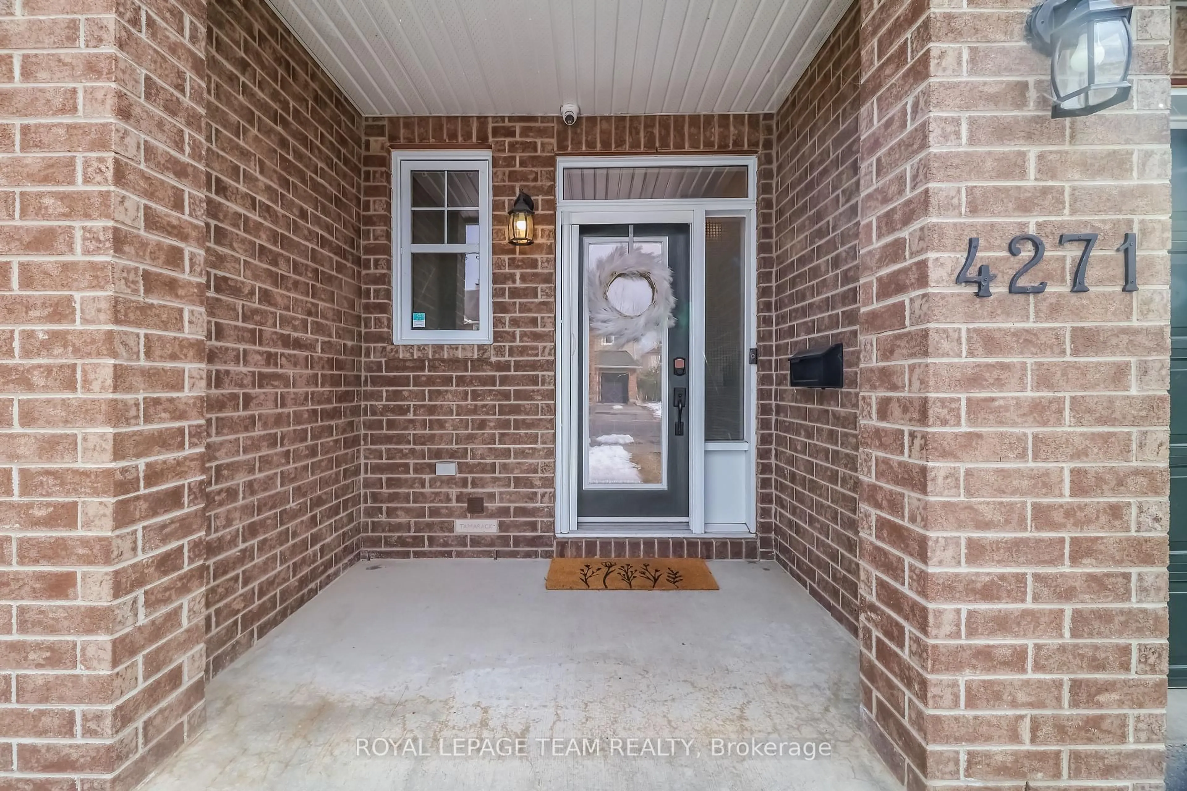 Indoor entryway for 4271 Kelly Farm Dr, Ottawa Ontario K1T 0A6