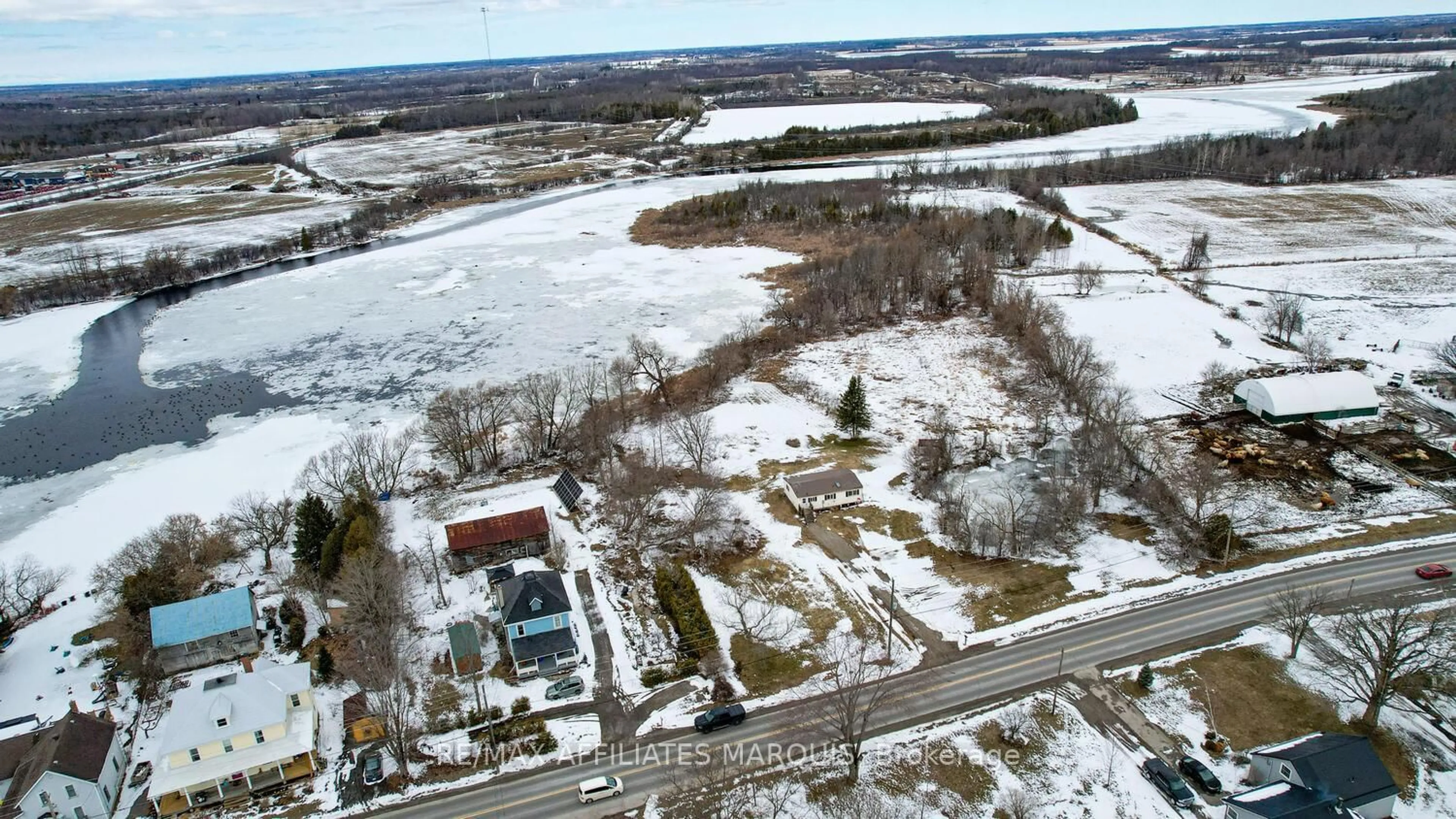 A pic from outside/outdoor area/front of a property/back of a property/a pic from drone, unknown for 1112 County Road 16 Rd, Merrickville-Wolford Ontario K0G 1G0