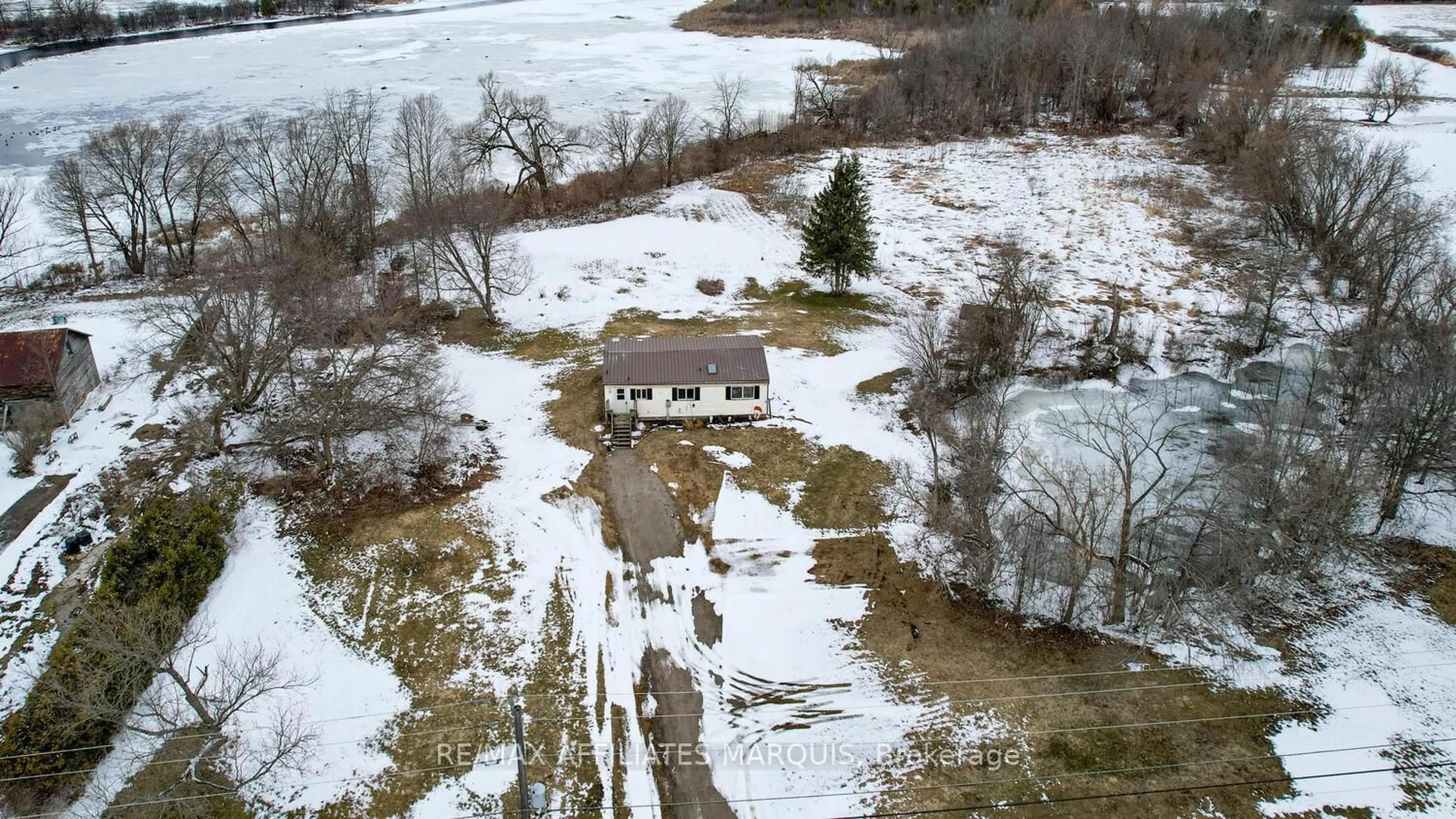 A pic from outside/outdoor area/front of a property/back of a property/a pic from drone, water/lake/river/ocean view for 1112 County Road 16 Rd, Merrickville-Wolford Ontario K0G 1G0