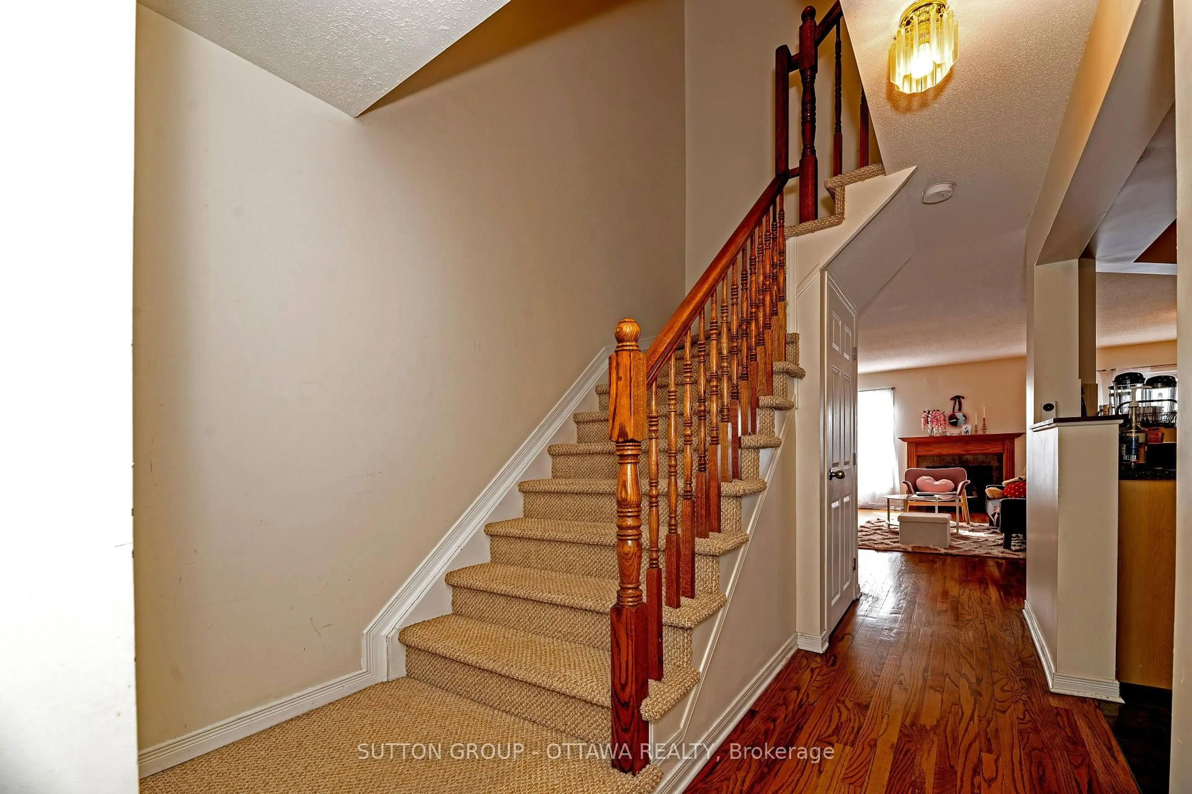 Unknown for 110 Chartley Private, Ottawa Ontario K1V 2J6