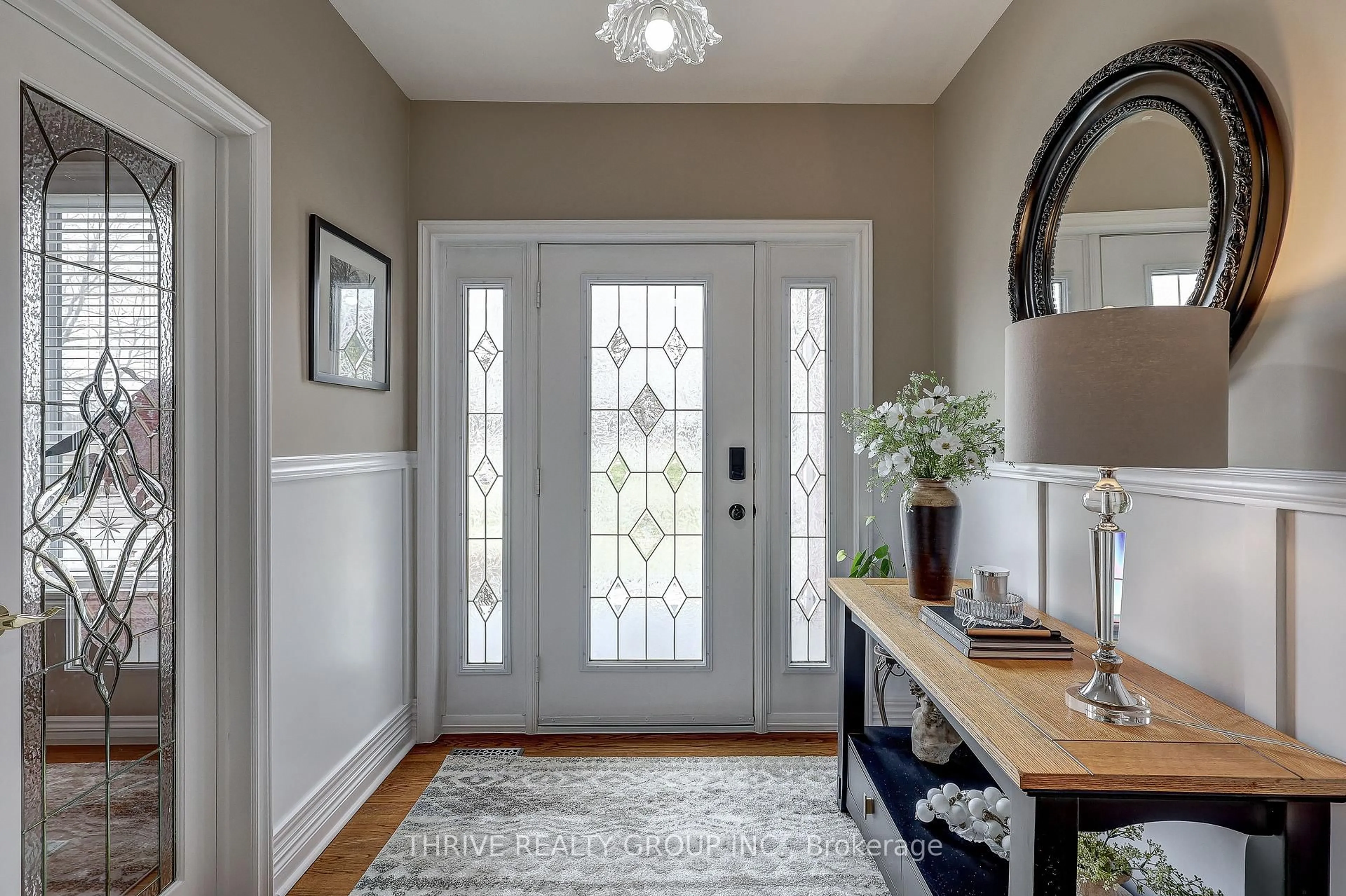 Indoor entryway for 25034 Melbourne Rd, Strathroy-Caradoc Ontario N7G 3H5