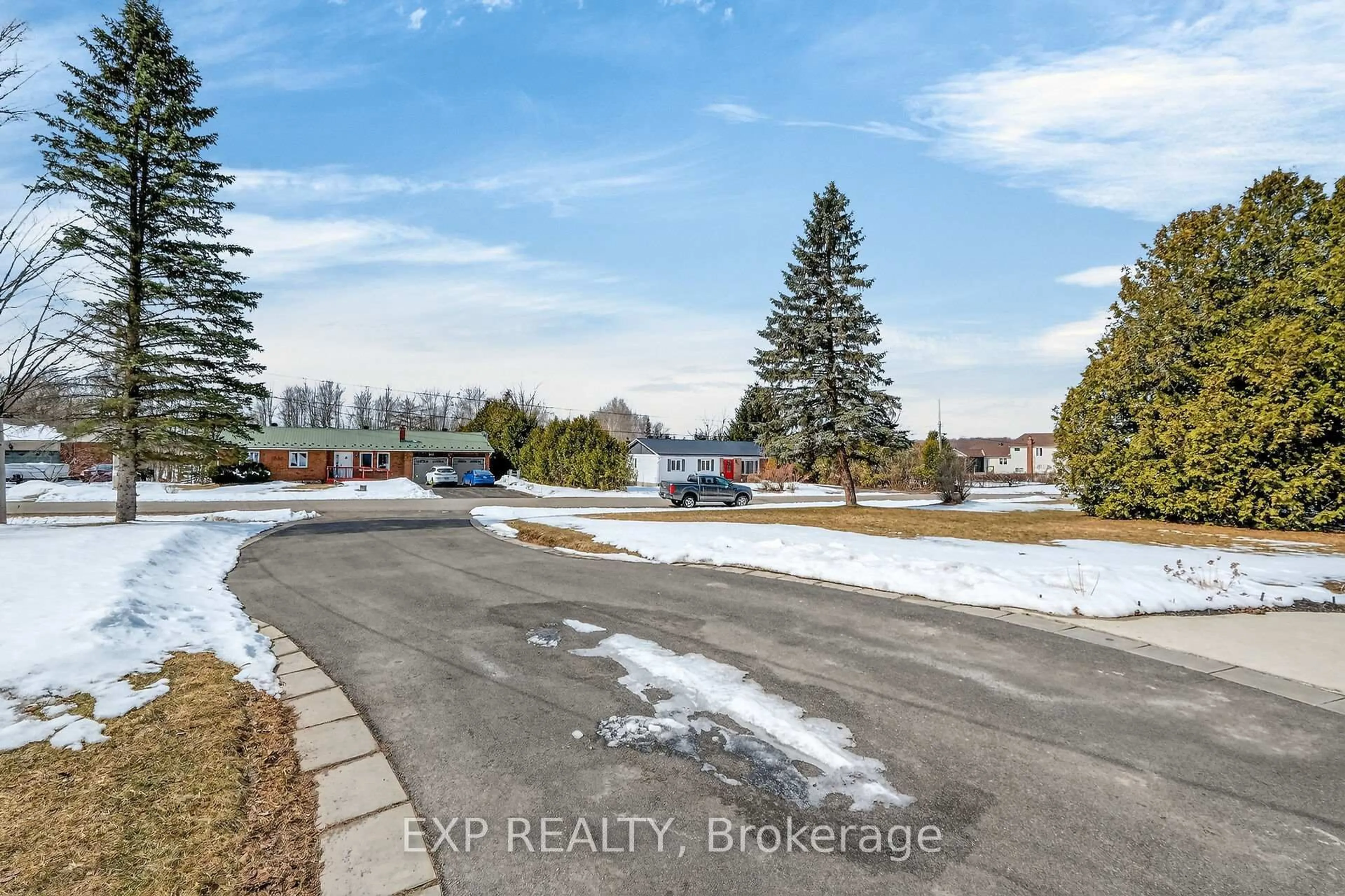 A pic from outside/outdoor area/front of a property/back of a property/a pic from drone, water/lake/river/ocean view for 203 Stanley Cres, Russell Ontario K4R 1E5