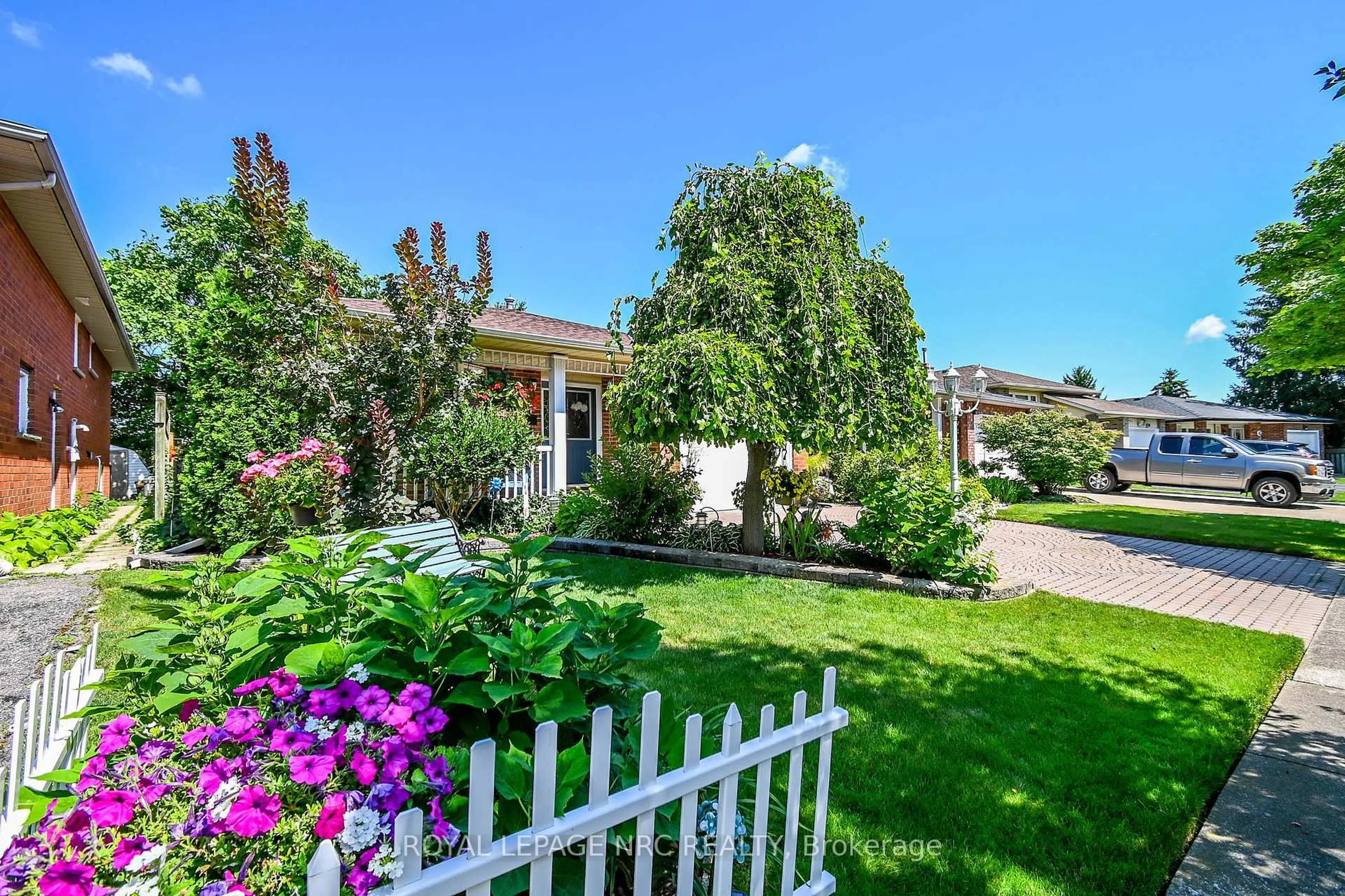 Unknown for 31 Rollins Dr, Welland Ontario L3C 6Z8