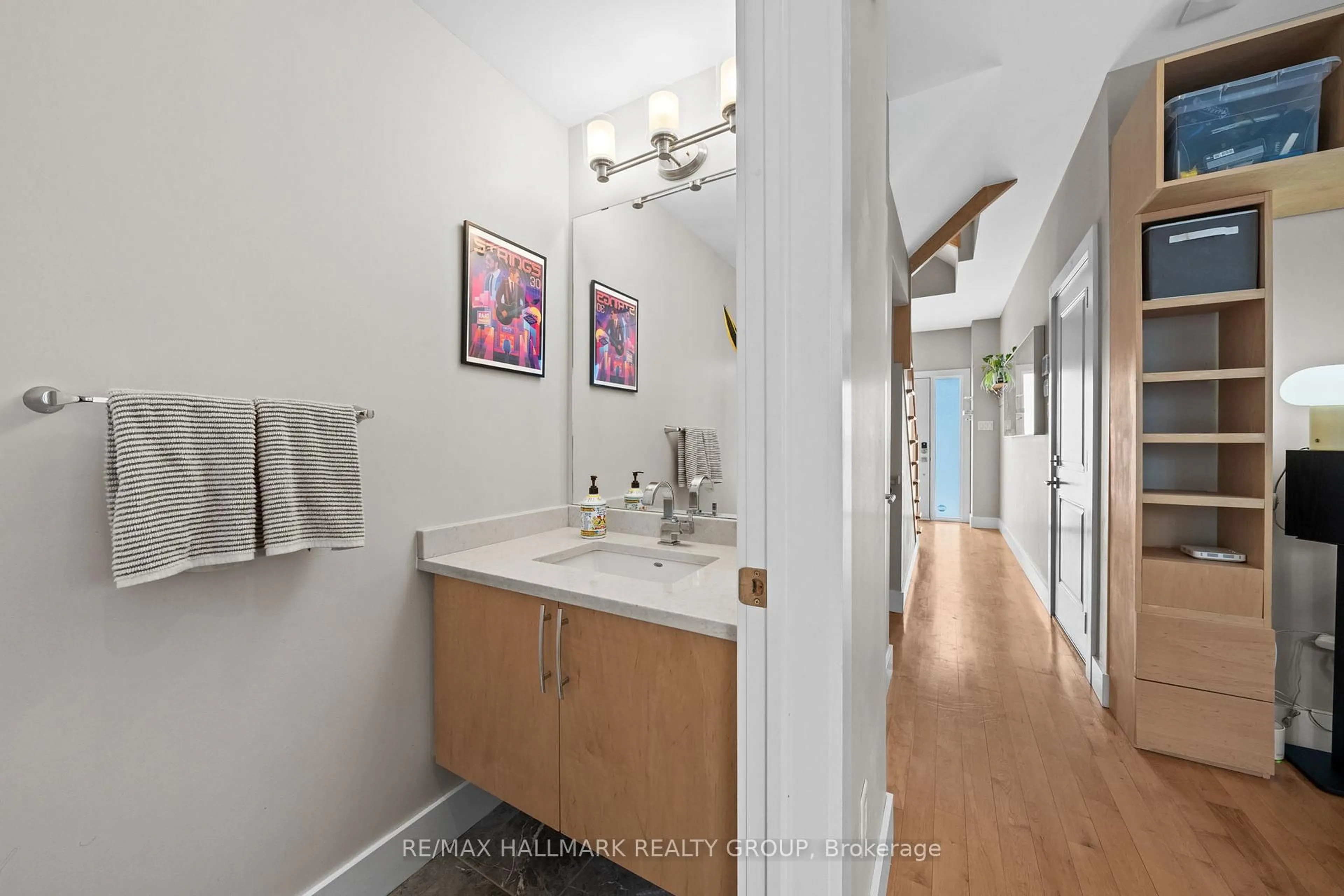 Standard bathroom, ceramic/tile floor for 175 Armstrong St, Ottawa Ontario K1Y 2W2