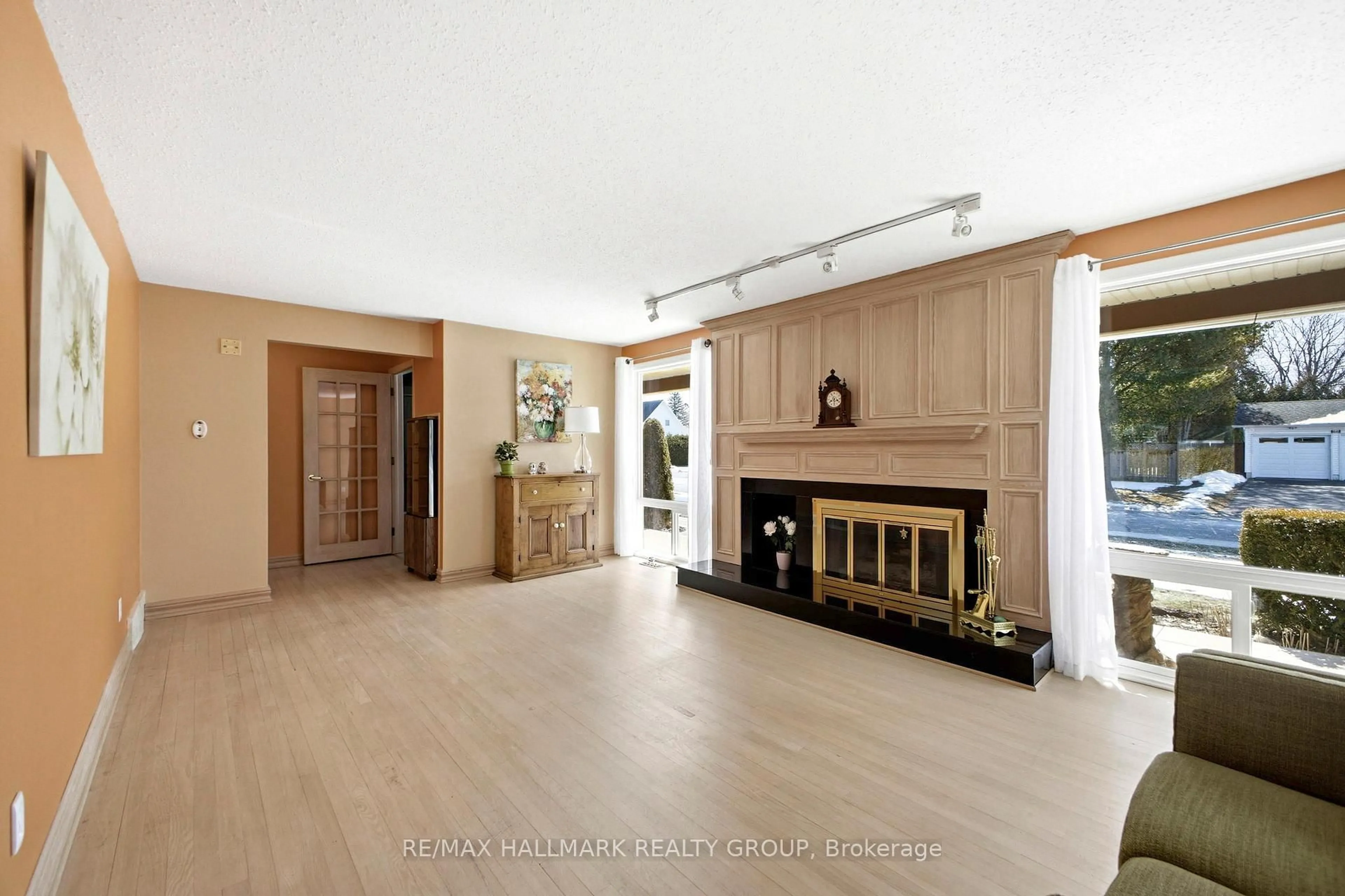 Unknown for 59 Ashgrove Cres, Ottawa Ontario K2G 0S8