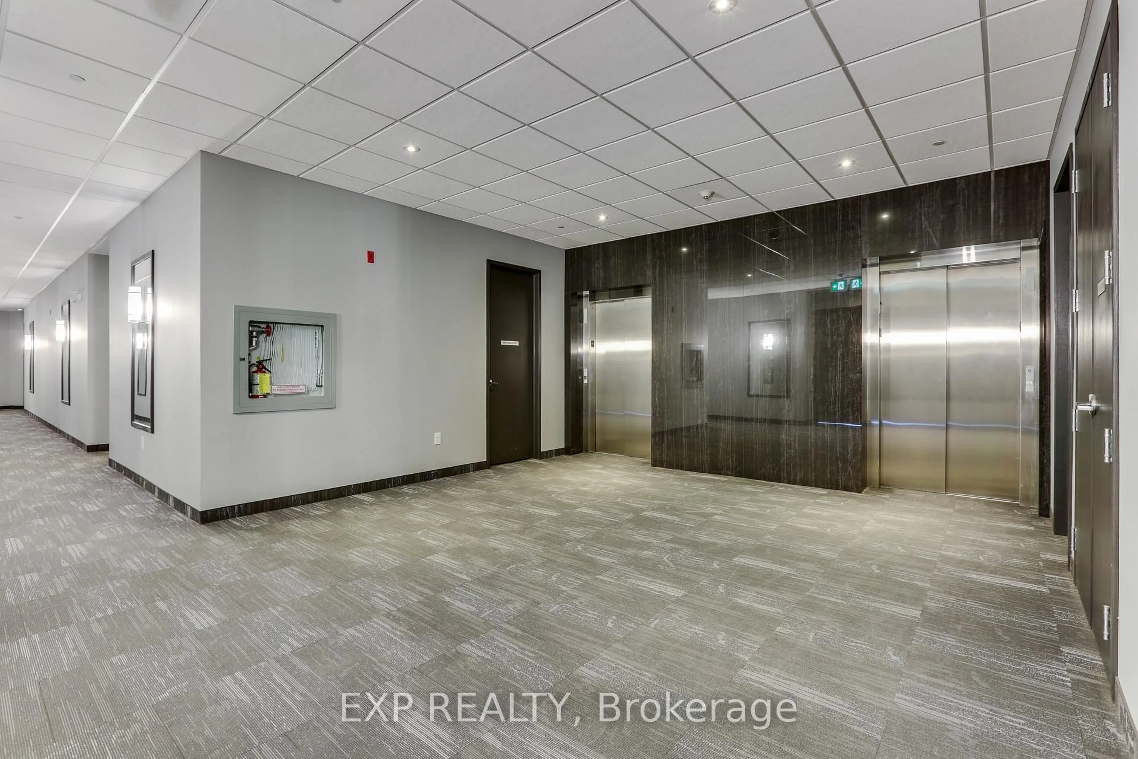 Indoor foyer for 1705 Fiddlehead Pl #404, London North Ontario N6G 5M6