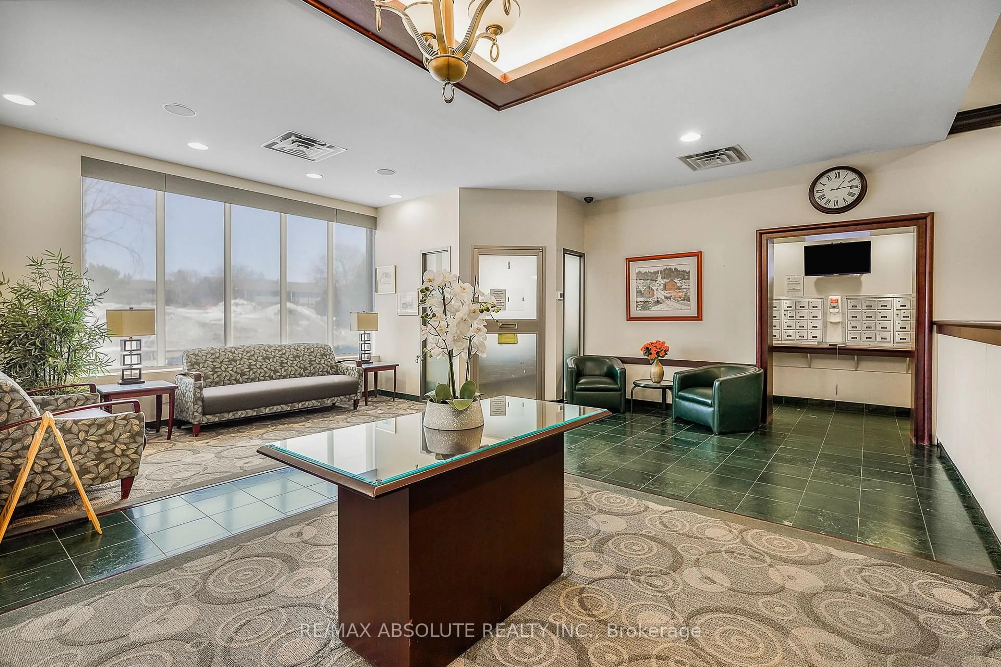 Lobby for 200 Lafontaine Ave #607, Ottawa Ontario K1L 8K8