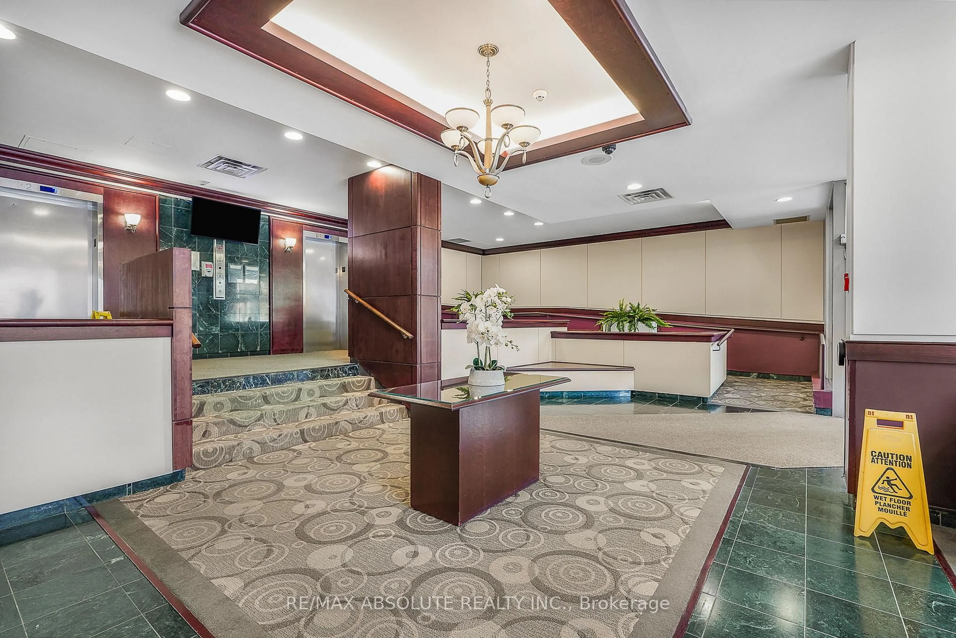 Lobby for 200 Lafontaine Ave #607, Ottawa Ontario K1L 8K8