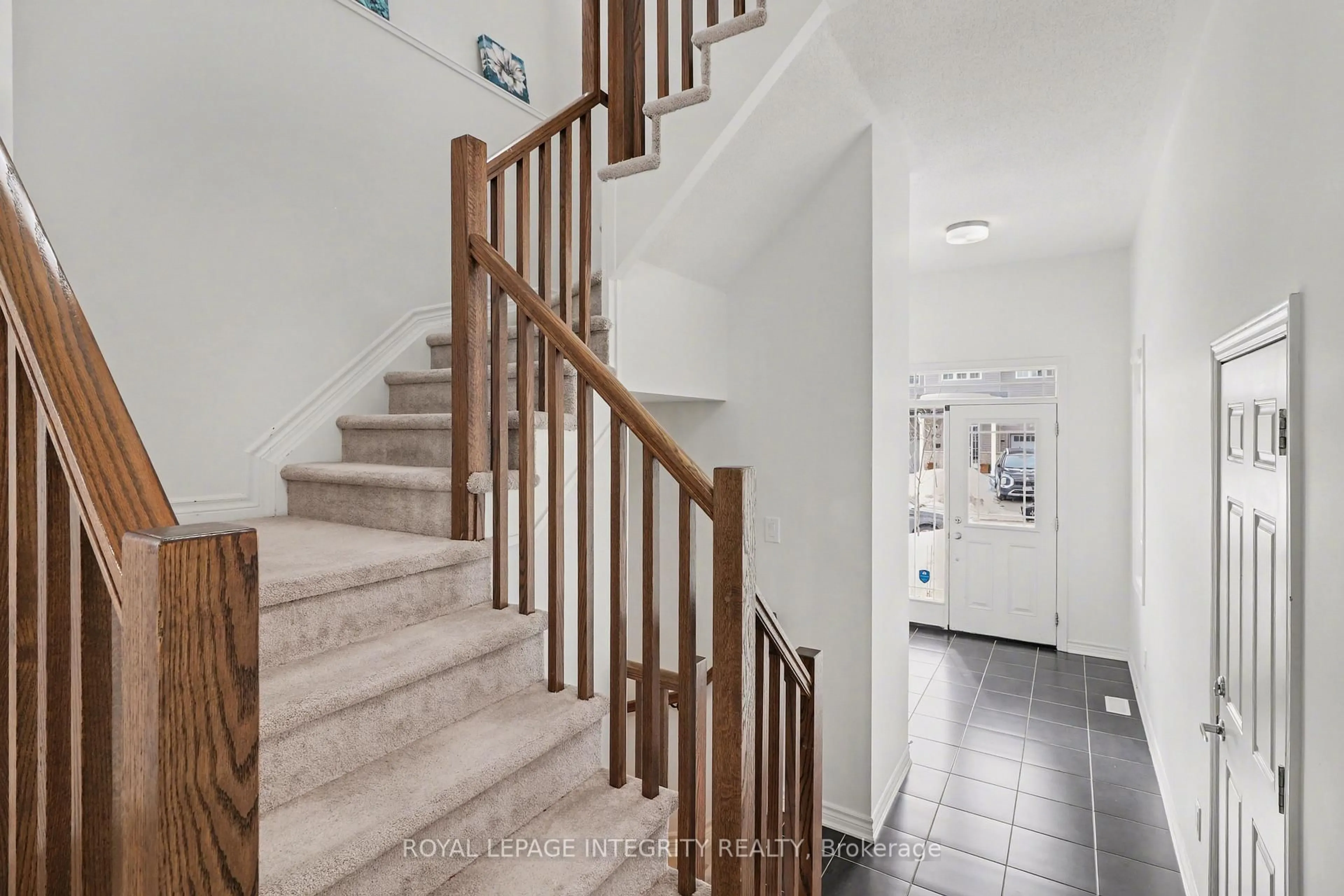 Stairs for 105 Mesa Dr, Ottawa Ontario K2J 6W1