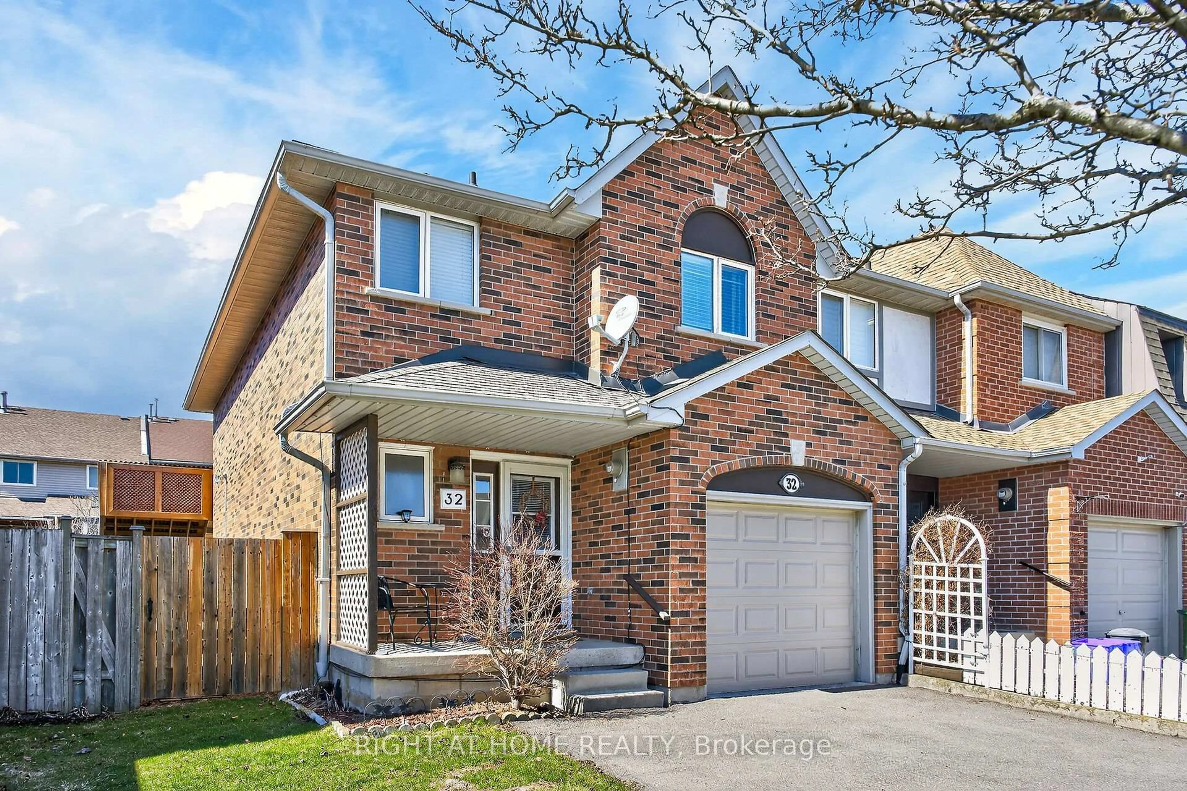 Home with brick exterior material, street for 32 Perthshire Crt, Hamilton Ontario L9B 2H1