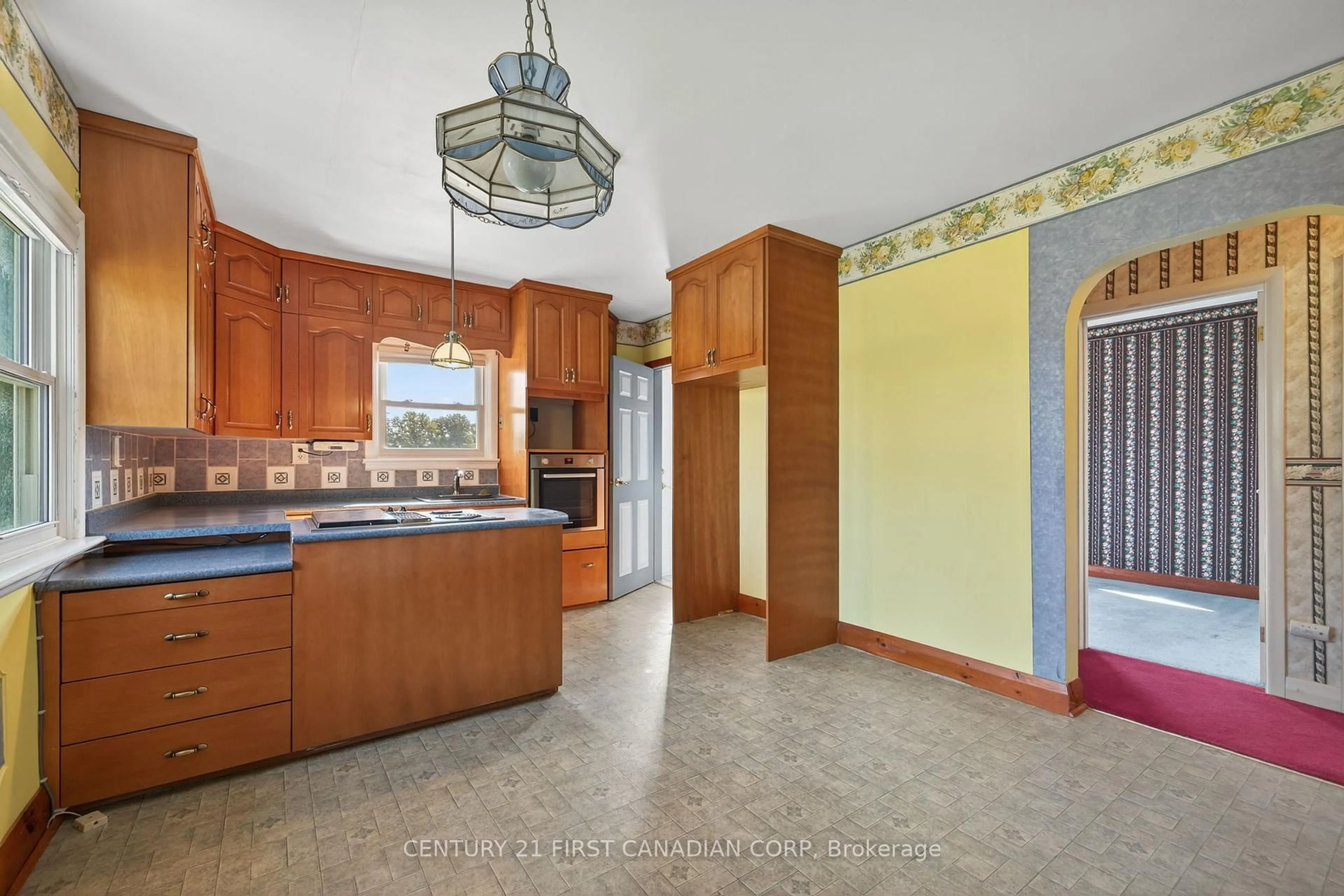 Standard kitchen, ceramic/tile floor for 5147 Egremont Dr, Middlesex Centre Ontario N0M 2A0