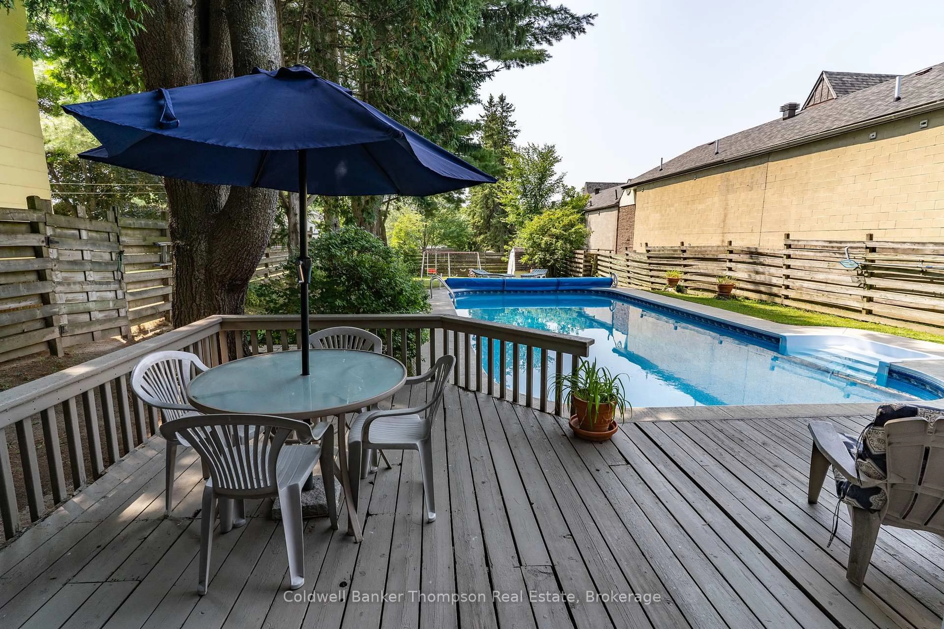 Pool for 3 Cliff Ave, Huntsville Ontario P1H 1G4