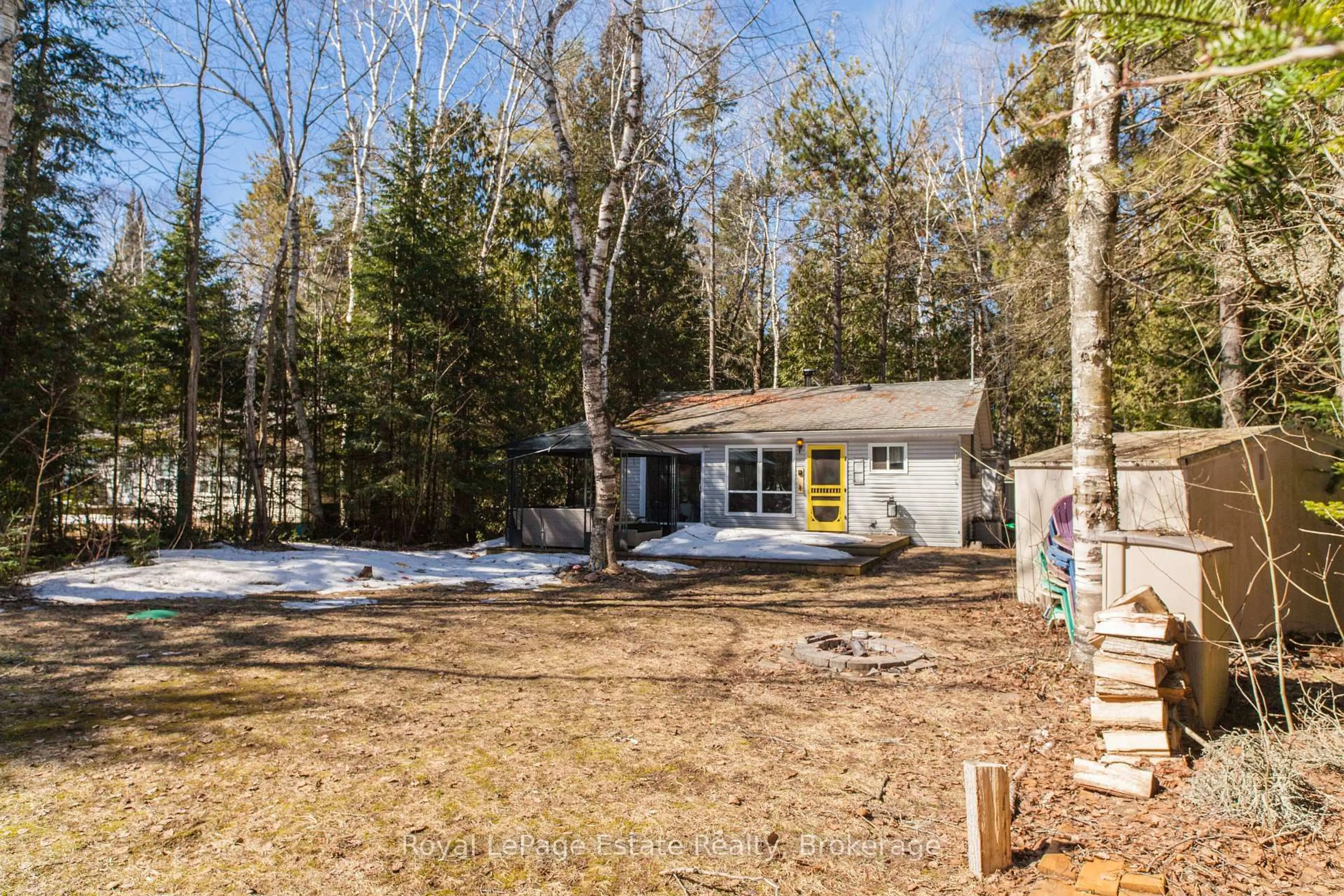 A pic from outside/outdoor area/front of a property/back of a property/a pic from drone, forest/trees view for 49 Thompson Ave, Native Leased Lands Ontario N0H 2G0