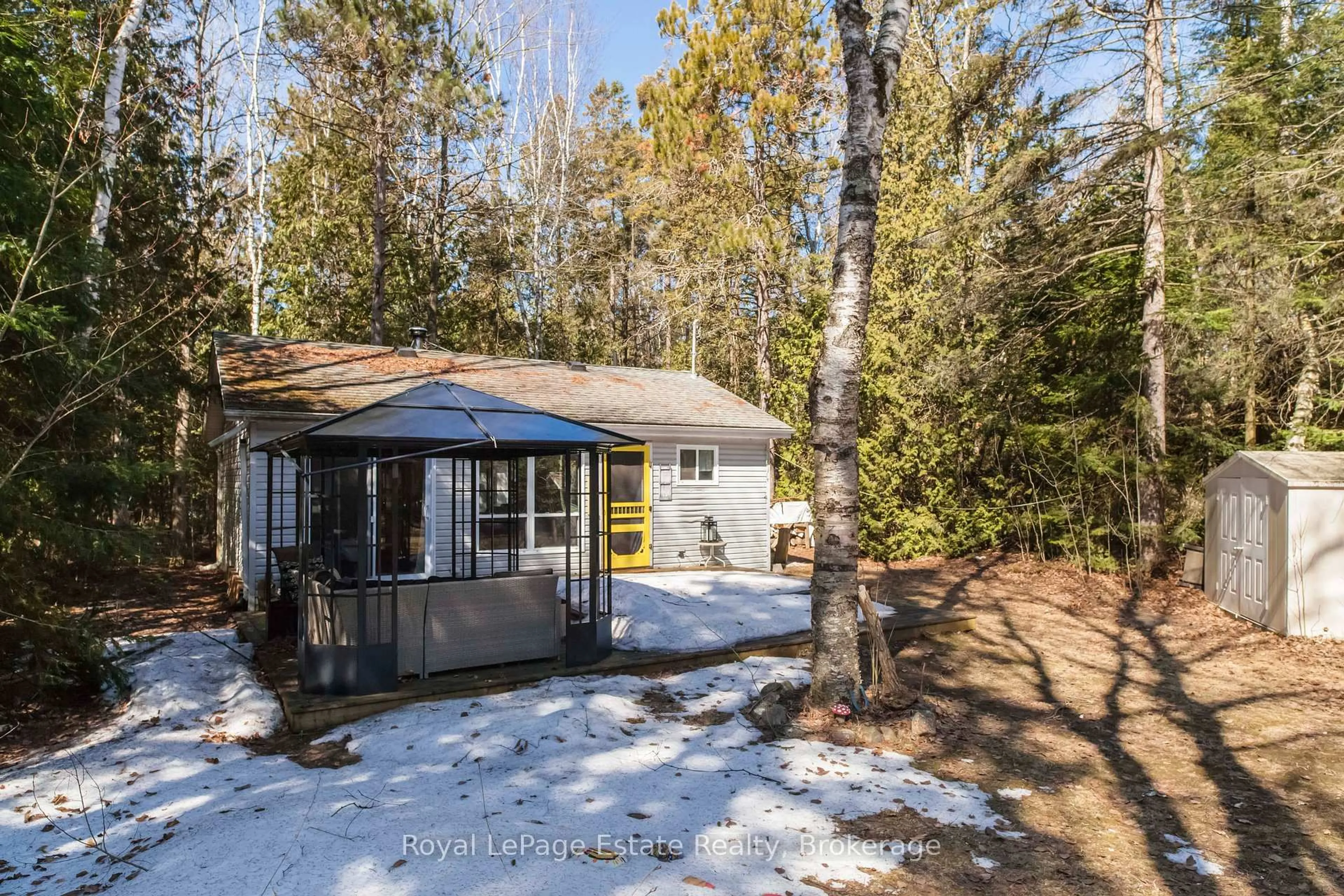 Unknown for 49 Thompson Ave, Native Leased Lands Ontario N0H 2G0