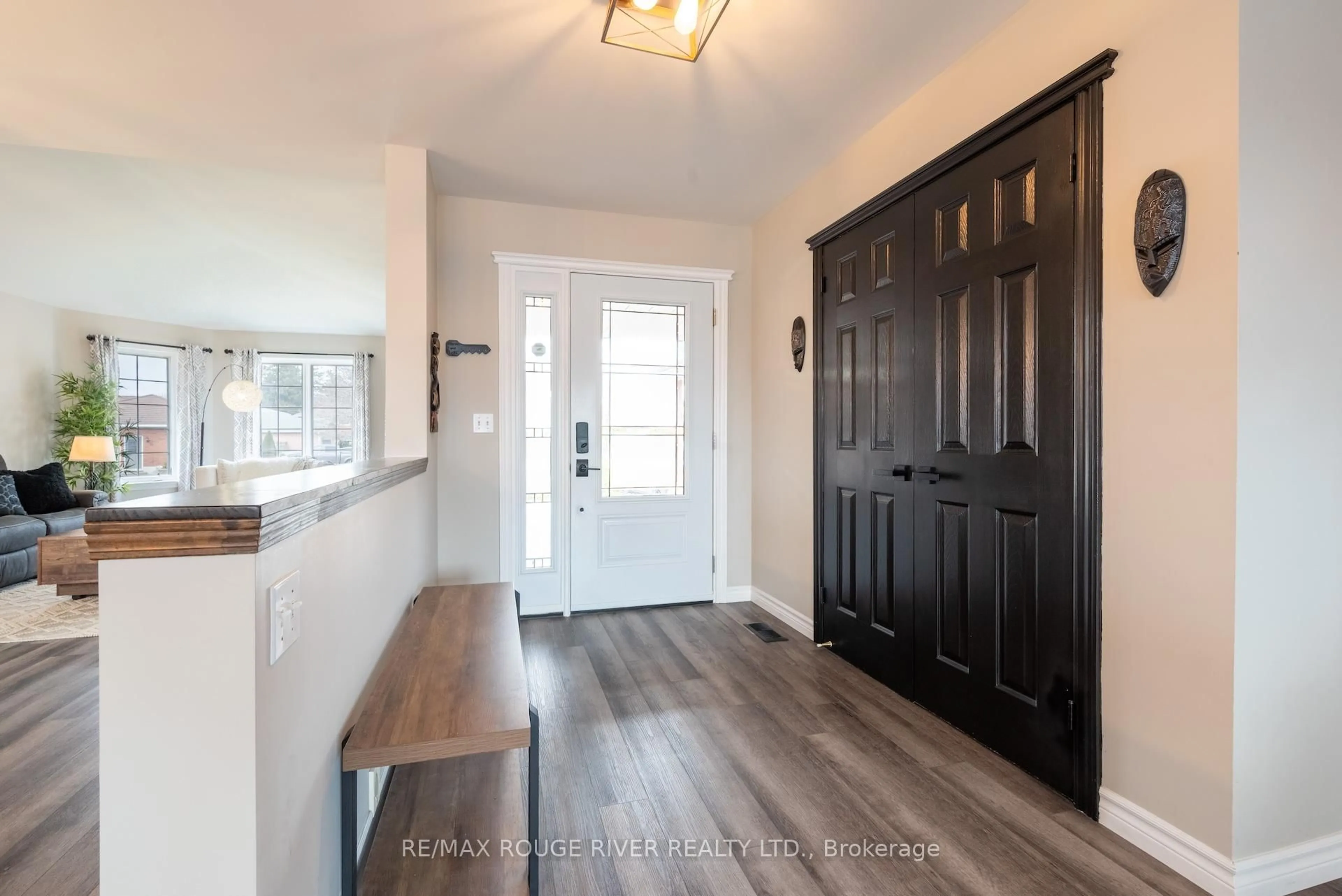 Indoor entryway for 345 Booth Crt, Cobourg Ontario K9A 5N5