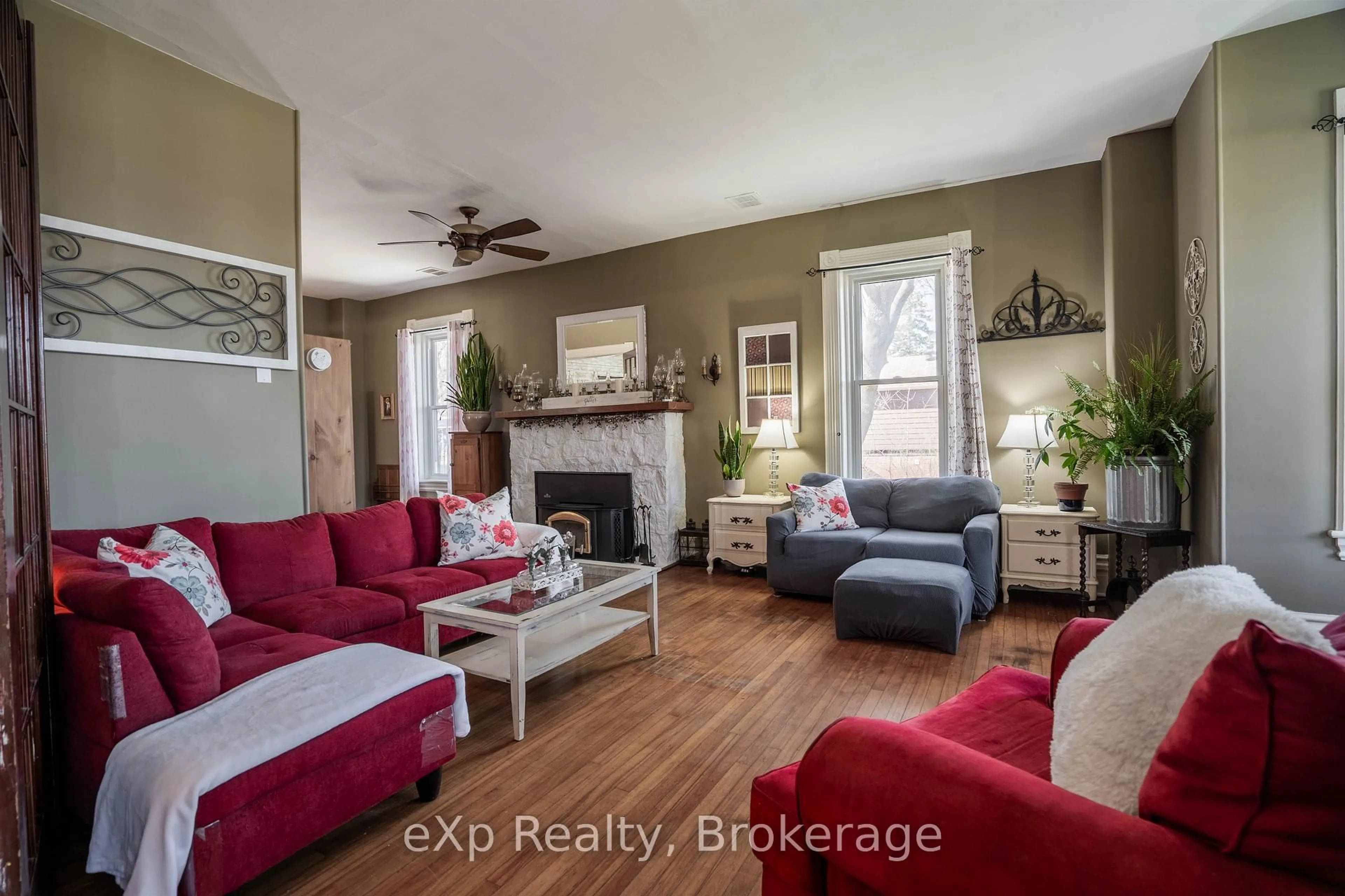 Living room with furniture, unknown for 352 Berford St, South Bruce Peninsula Ontario N0H 2T0