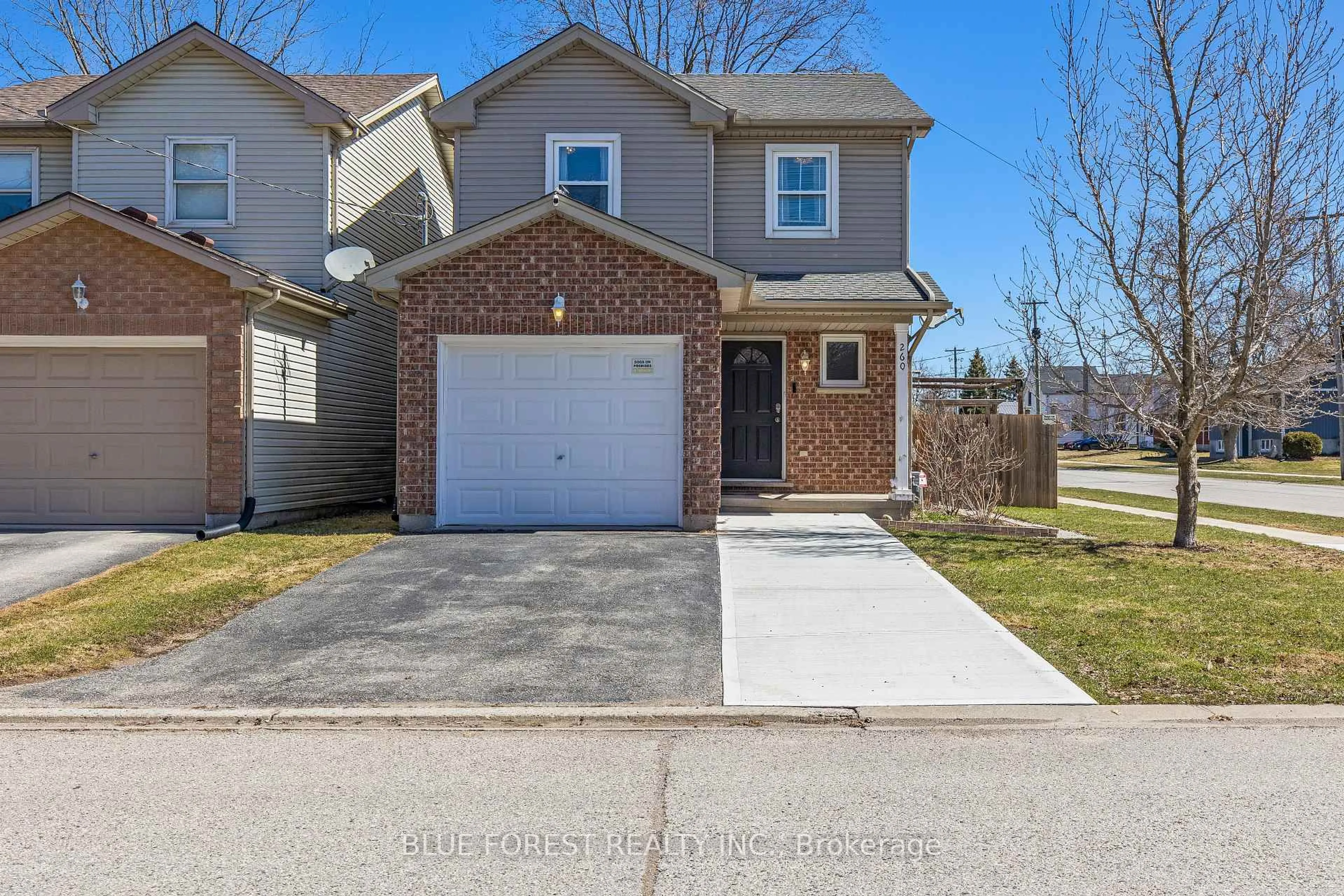 Unknown for 260 Oak St, Lucan Biddulph Ontario N0M 2J0