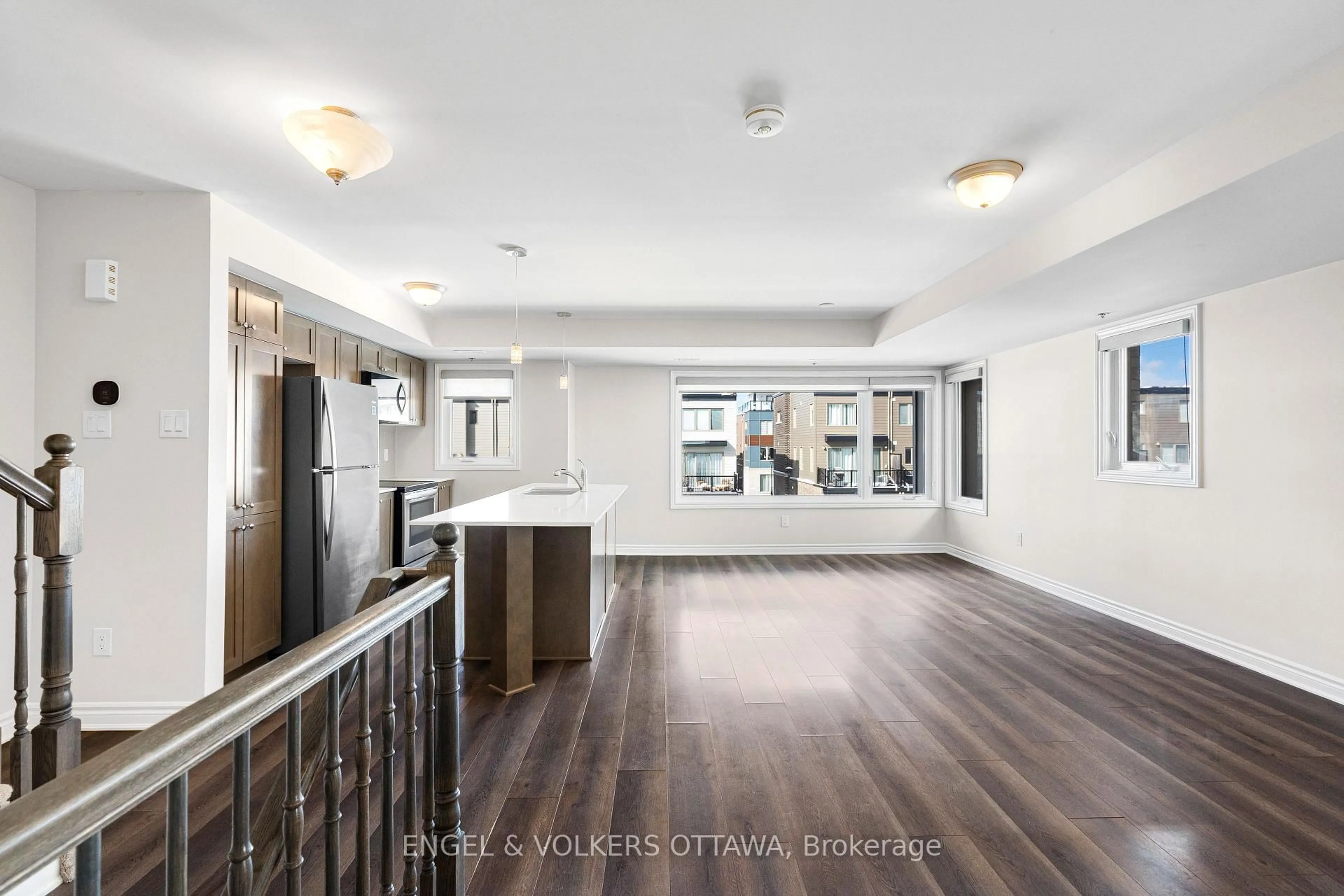 Open concept kitchen, unknown for 571 Ozawa Private, Ottawa Ontario K1K 4Z9