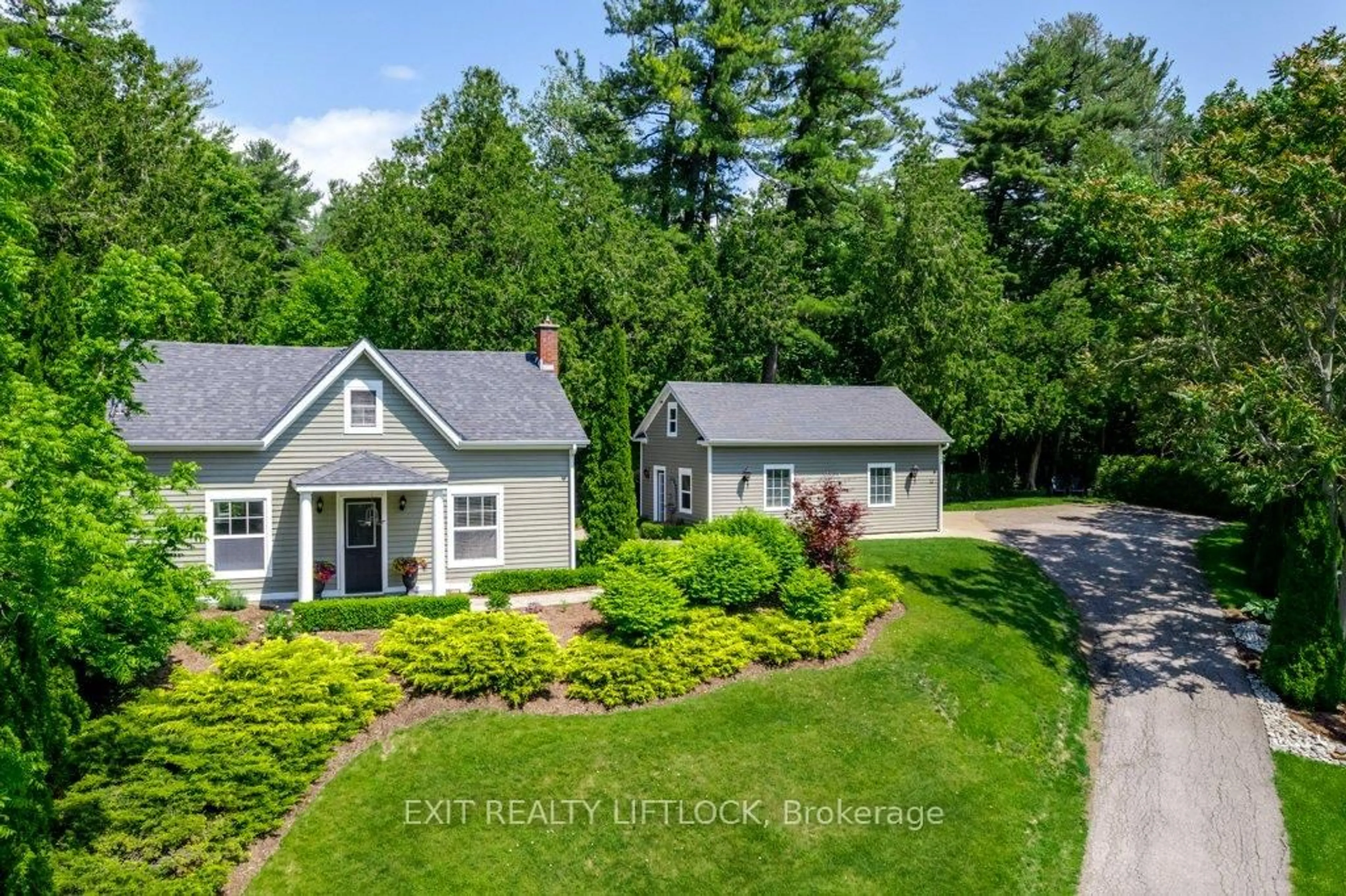 A pic from outside/outdoor area/front of a property/back of a property/a pic from drone, street for 12 Cumberland St, Port Hope Ontario L1A 1Z5