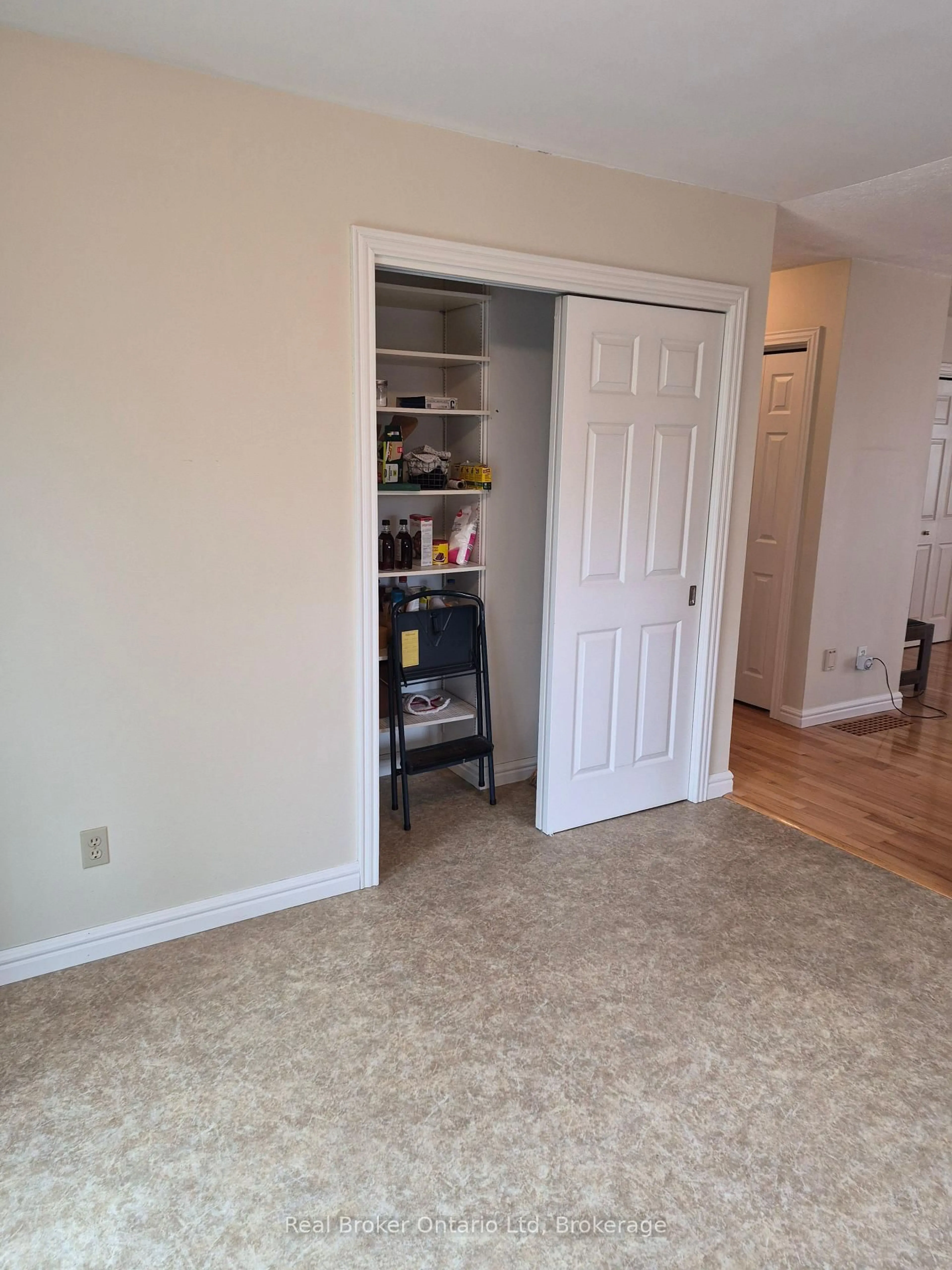A pic of a room for 2022 7th Ave, Owen Sound Ontario N4K 6R9