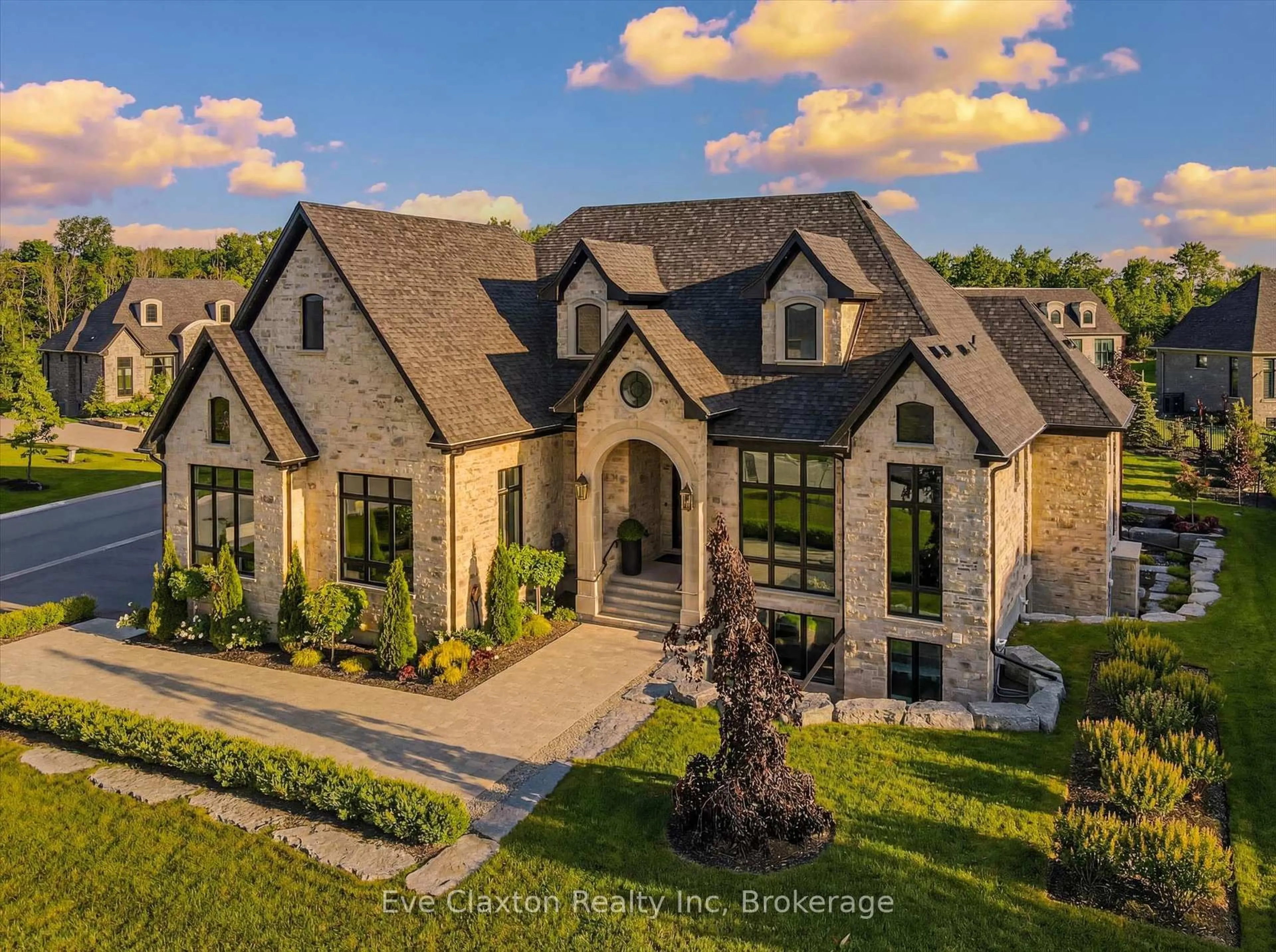 Home with brick exterior material, unknown for 112 Heritage Lake Dr, Puslinch Ontario N0B 2J0