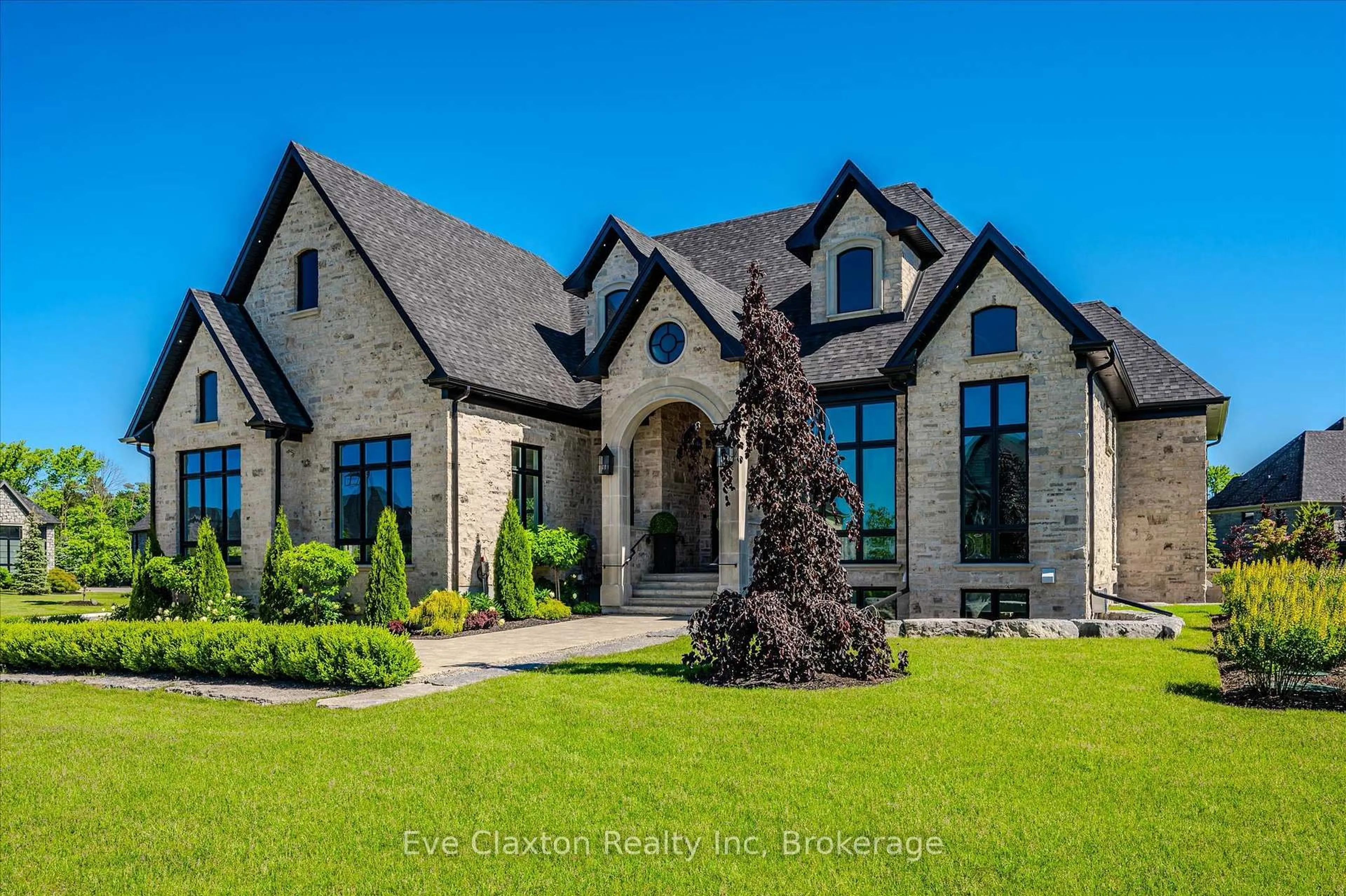 Home with brick exterior material, unknown for 112 Heritage Lake Dr, Puslinch Ontario N0B 2J0