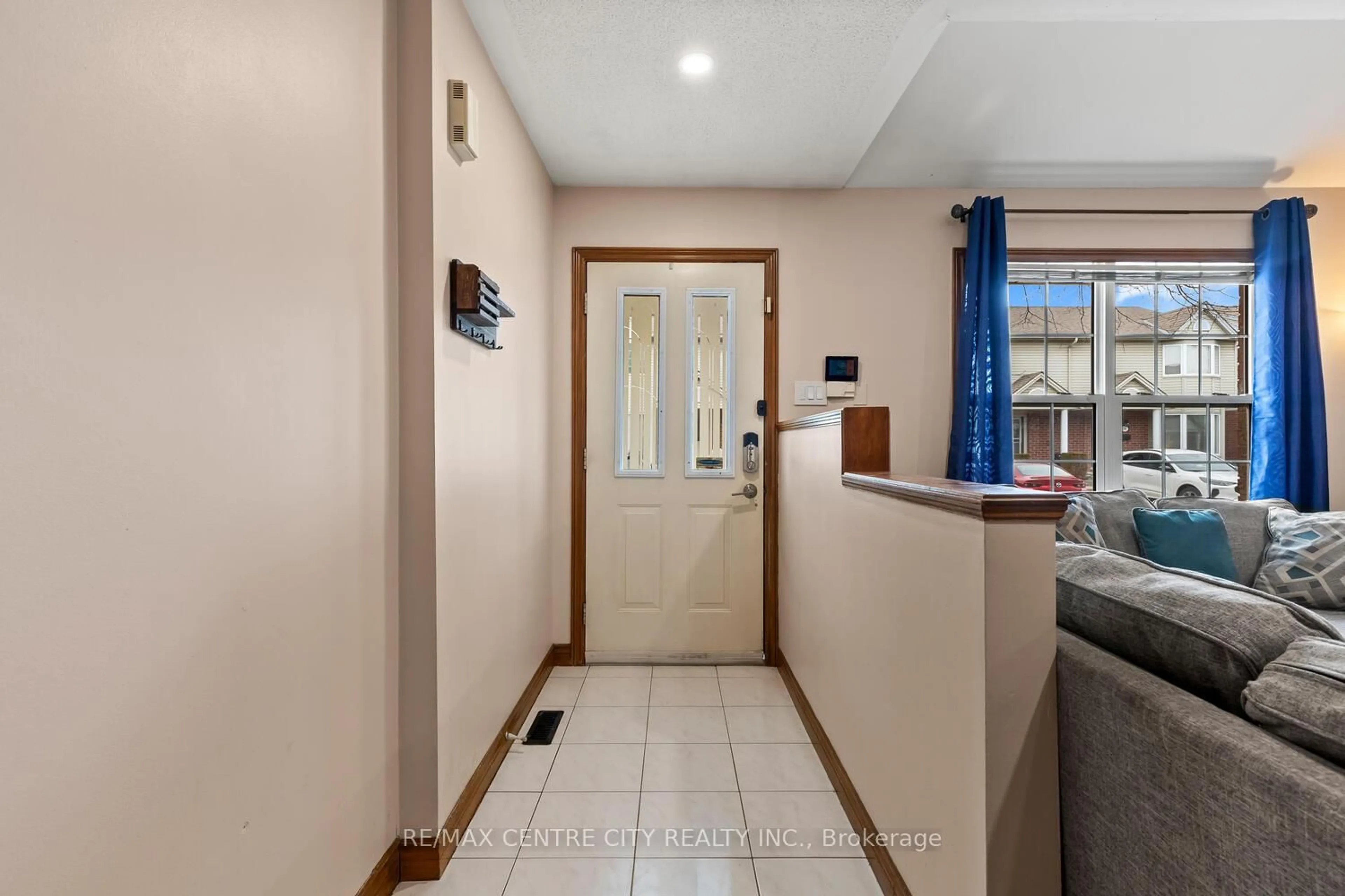 Unknown for 20 Kernohan Pkwy #1, London South Ontario N6J 4Y3