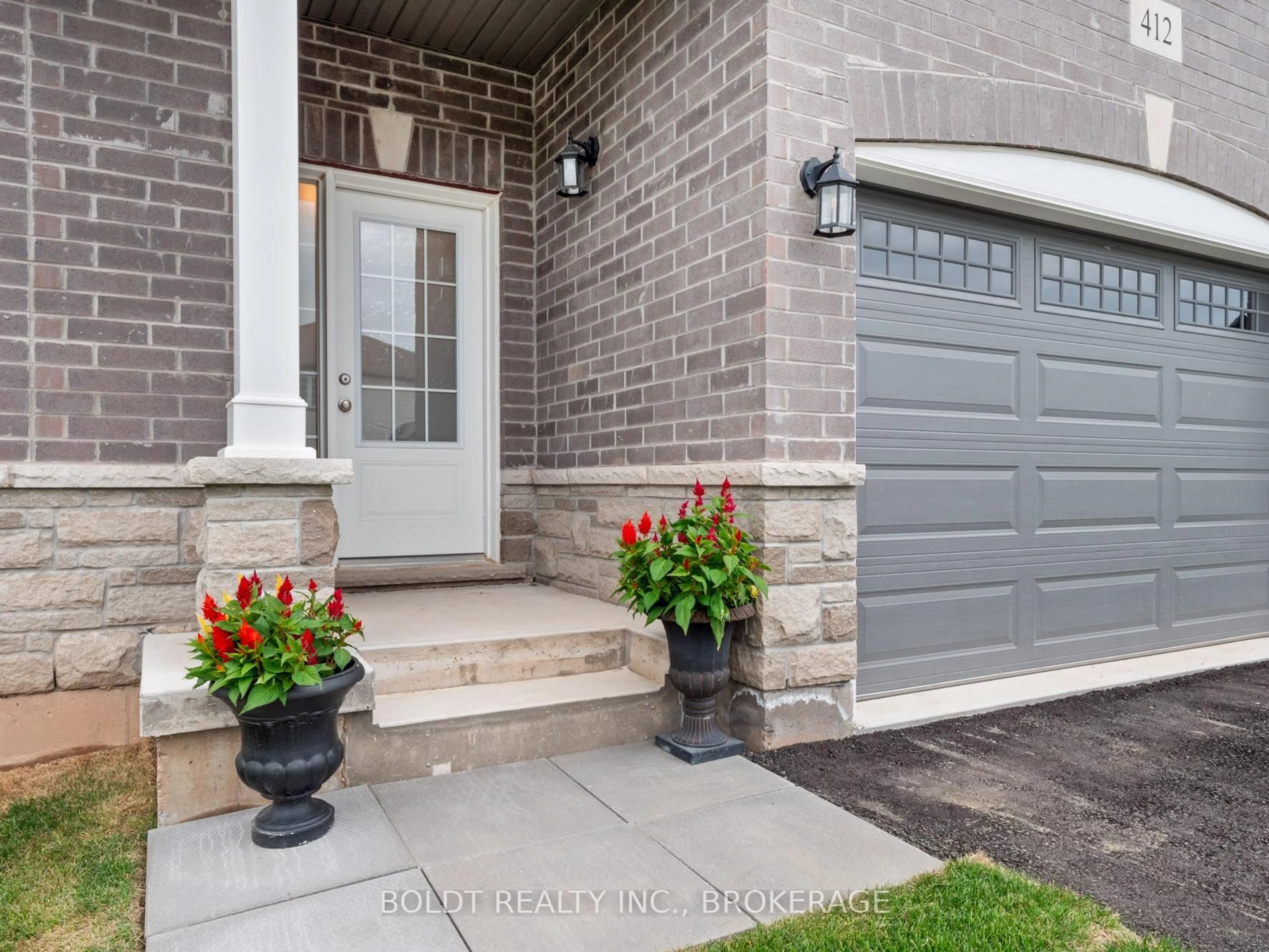 Home with brick exterior material, street for 412 Hummel Cres, Fort Erie Ontario L2A 0E8