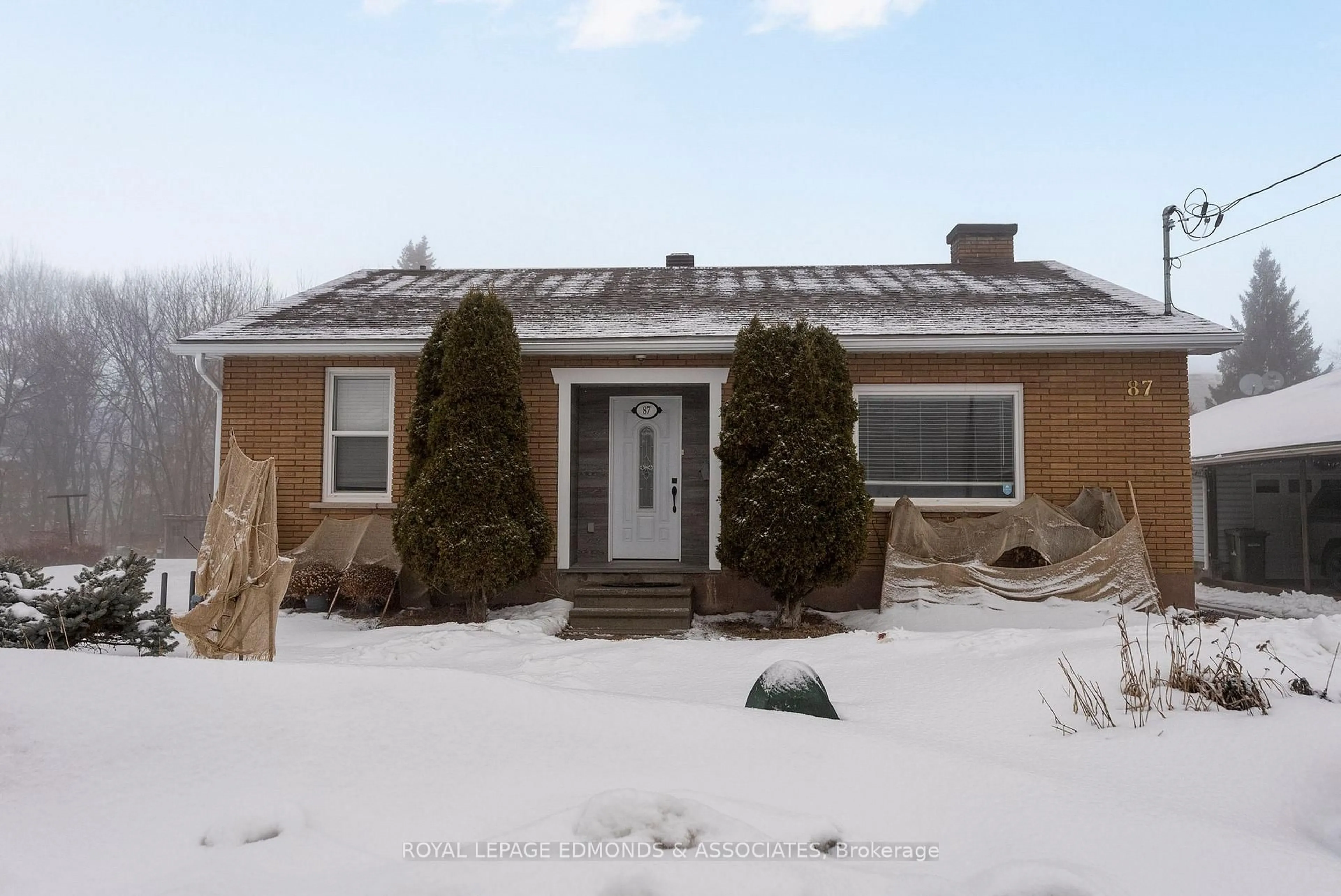 Unknown for 87 Dickson St, Pembroke Ontario K8A 2W8