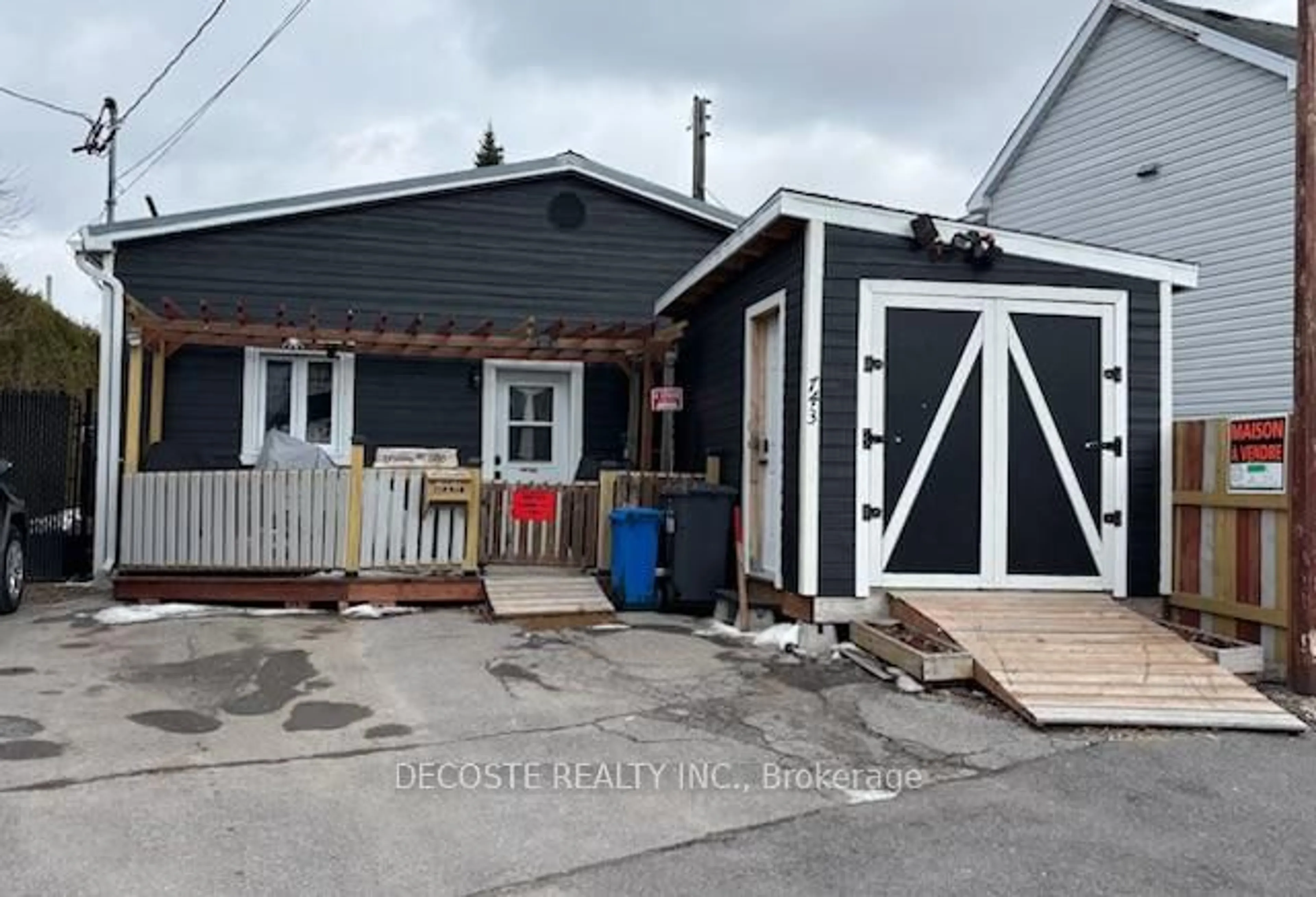 Unknown for 743 Regent St, Hawkesbury Ontario K6A 1G5