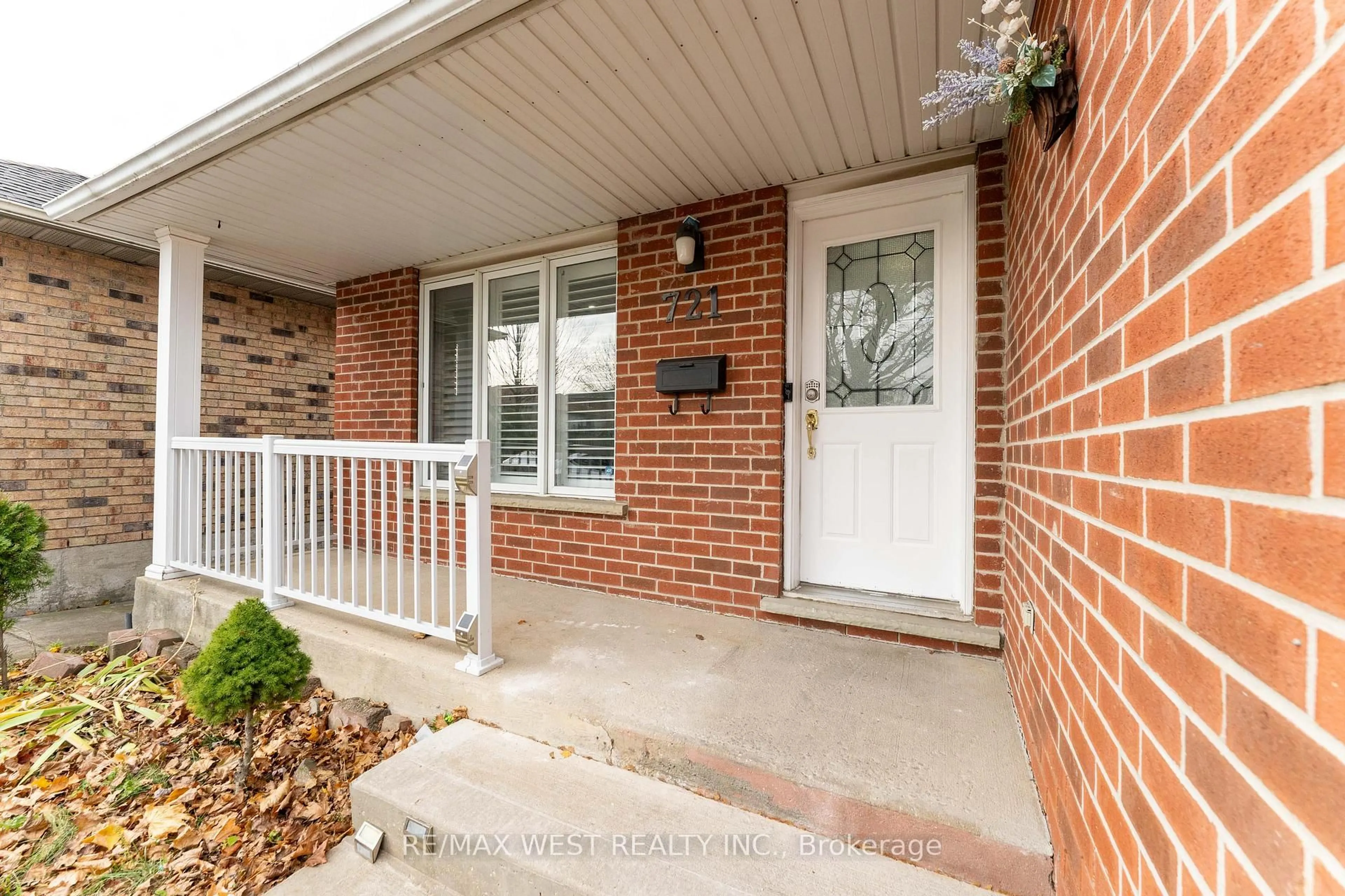 Home with brick exterior material, street for 721 Acadia Dr, Hamilton Ontario L8W 3V2