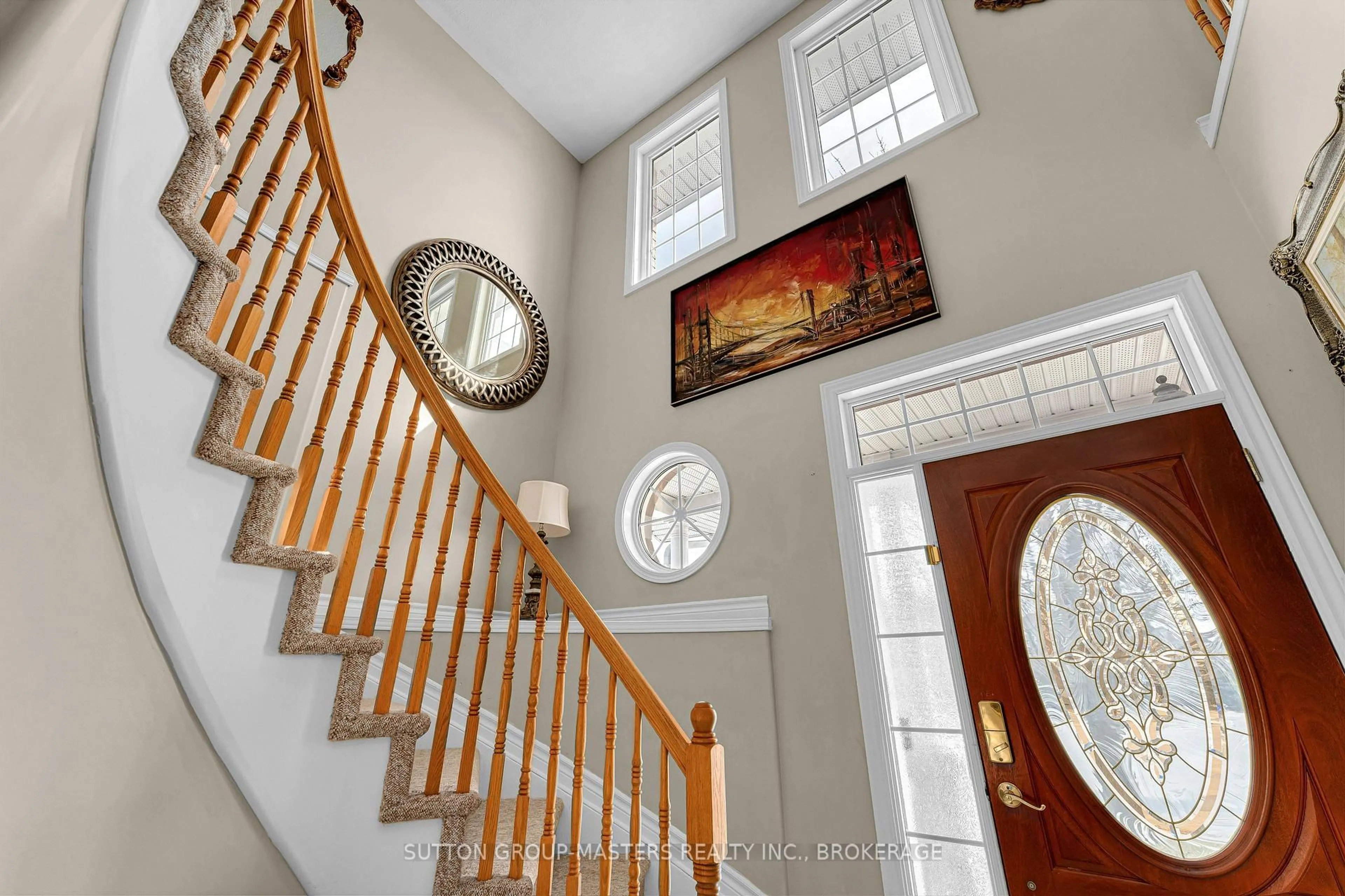 Indoor entryway for 2109 Swanfield St, Kingston Ontario K7M 0A9