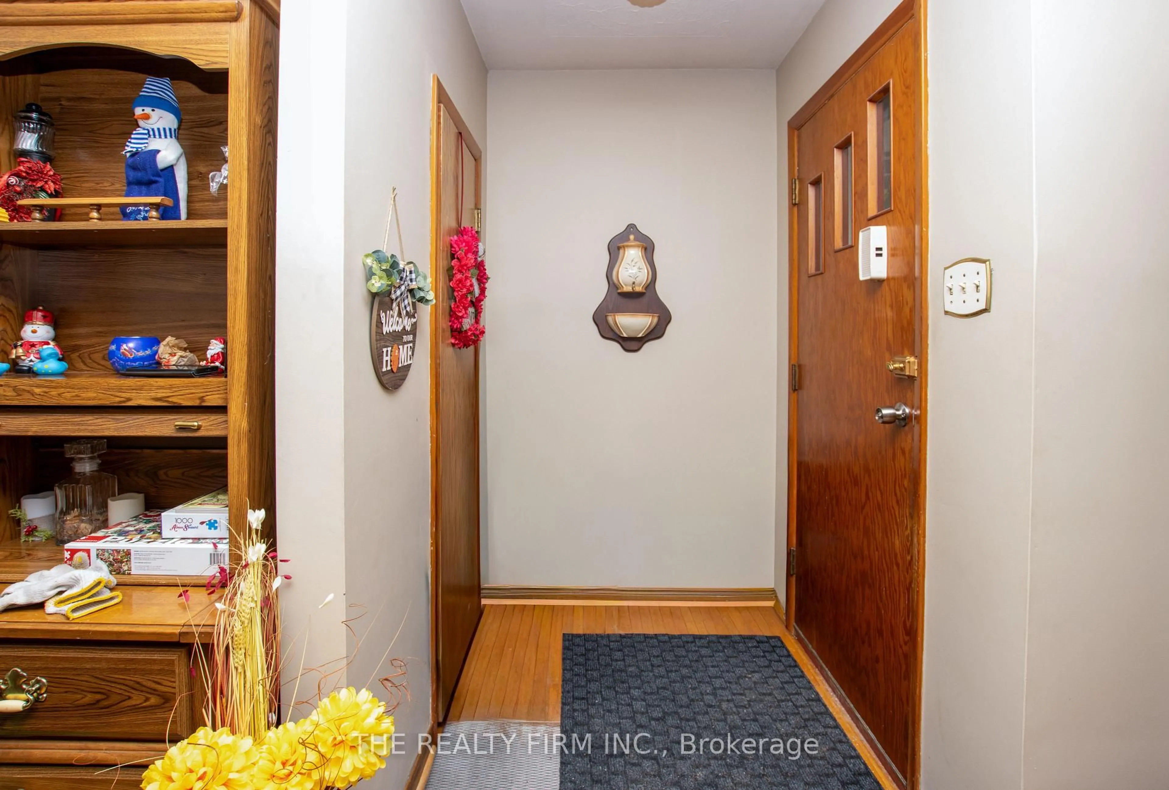 Indoor entryway for 80 Princess St, Central Huron Ontario N0M 1L0