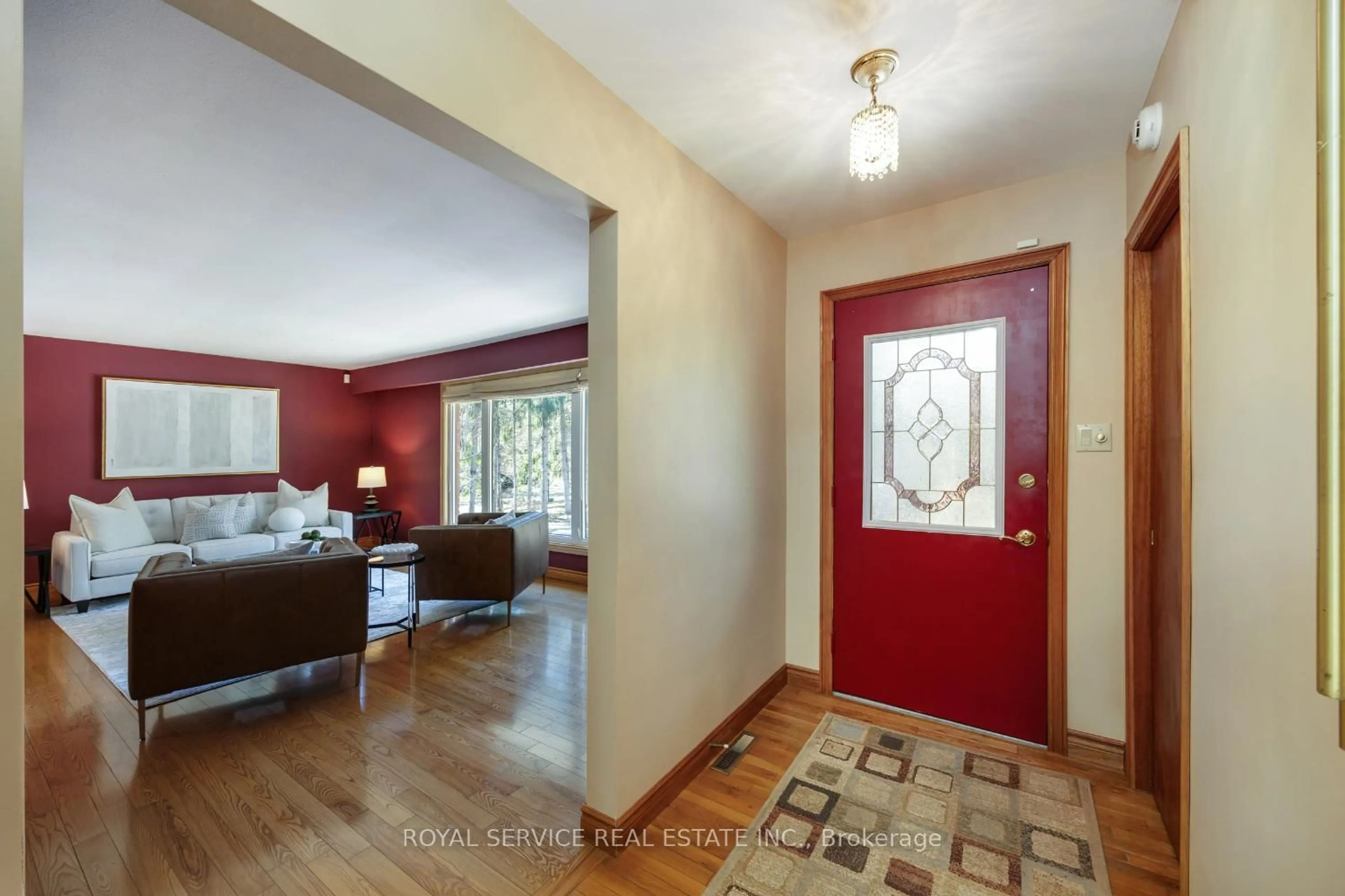 Indoor entryway for 2311 Division St, Hamilton Township Ontario K9A 0T9