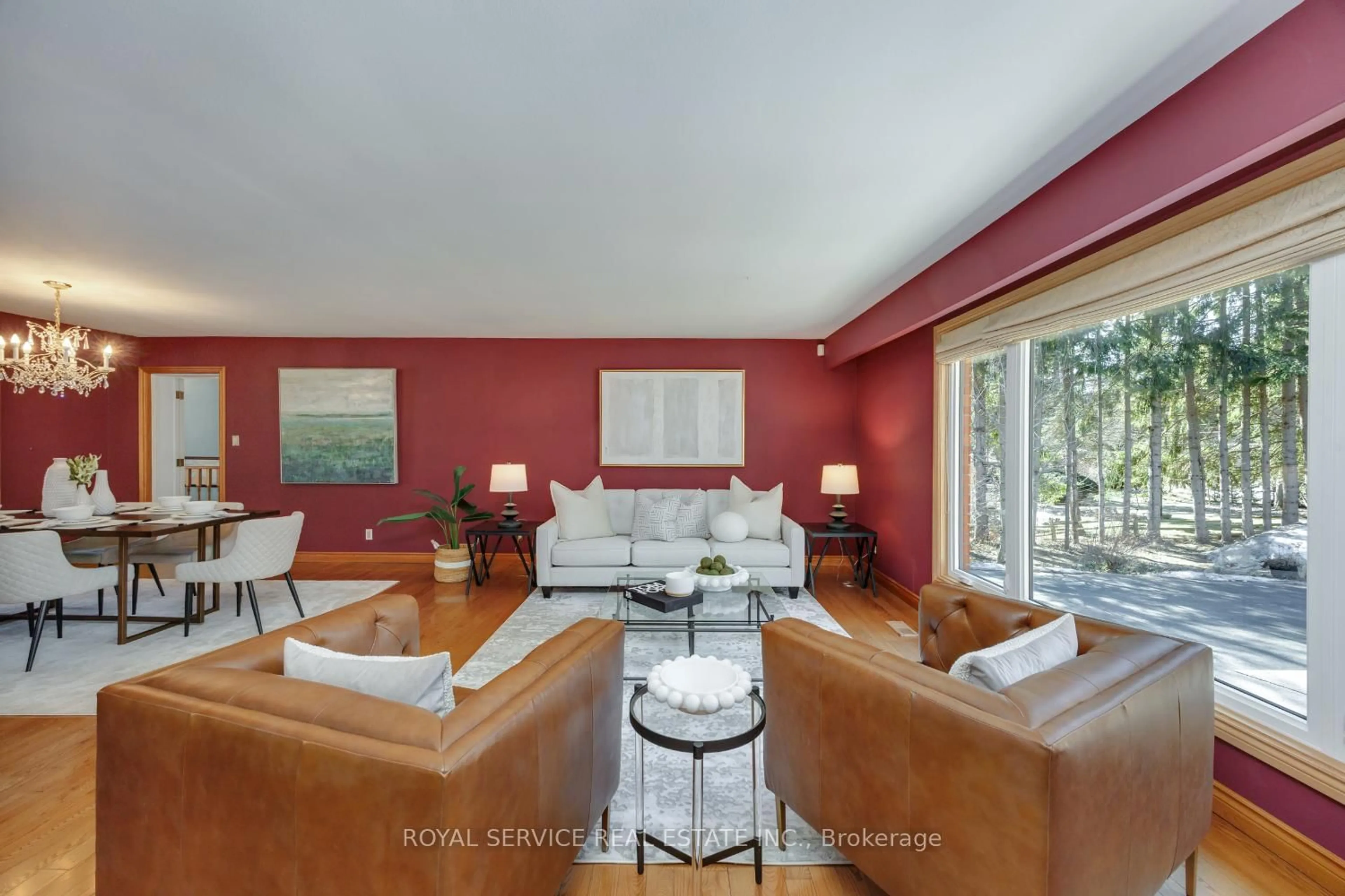 Living room with furniture, unknown for 2311 Division St, Hamilton Township Ontario K9A 0T9