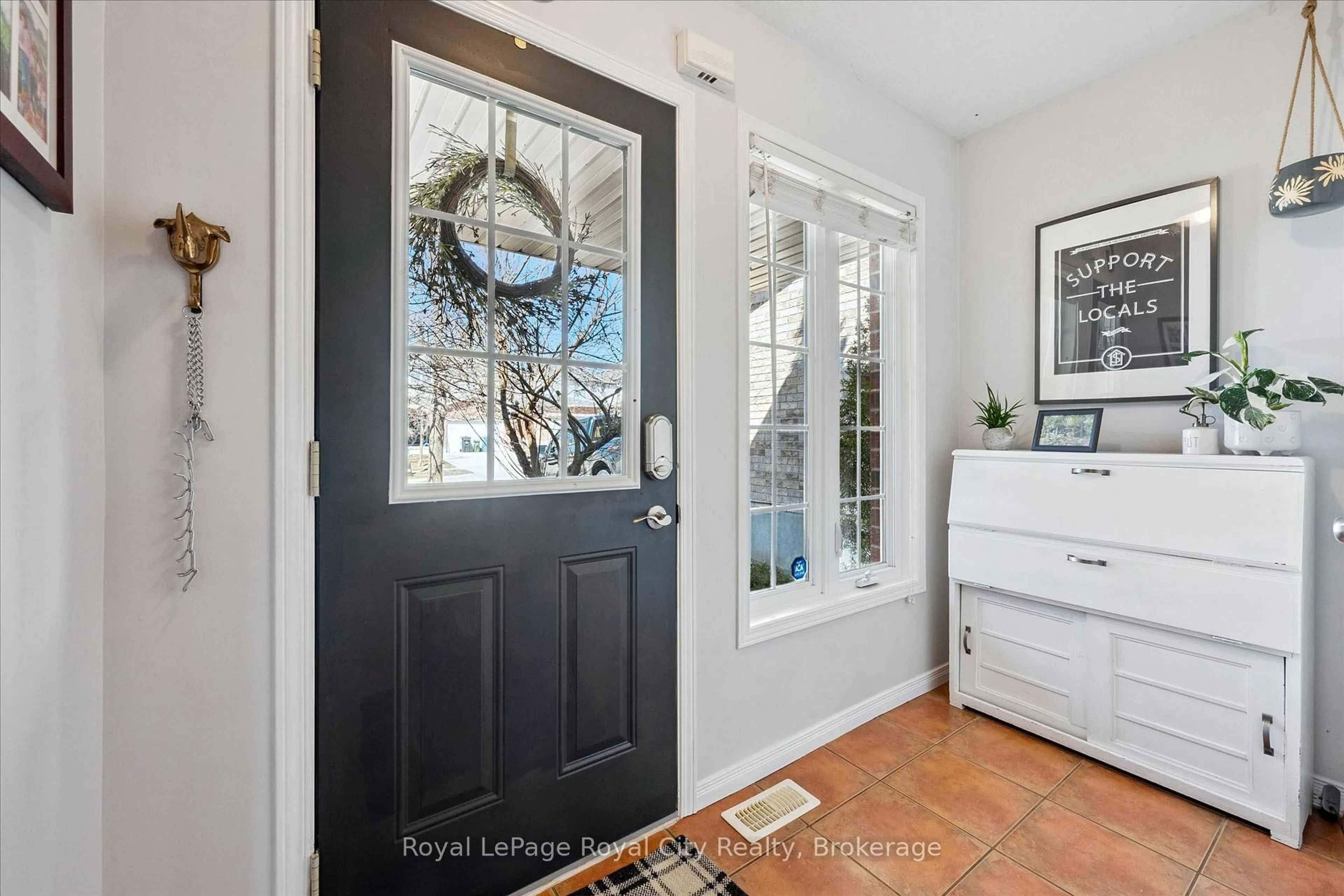 Indoor entryway for 11 Warren St, Guelph Ontario N1E 7K4