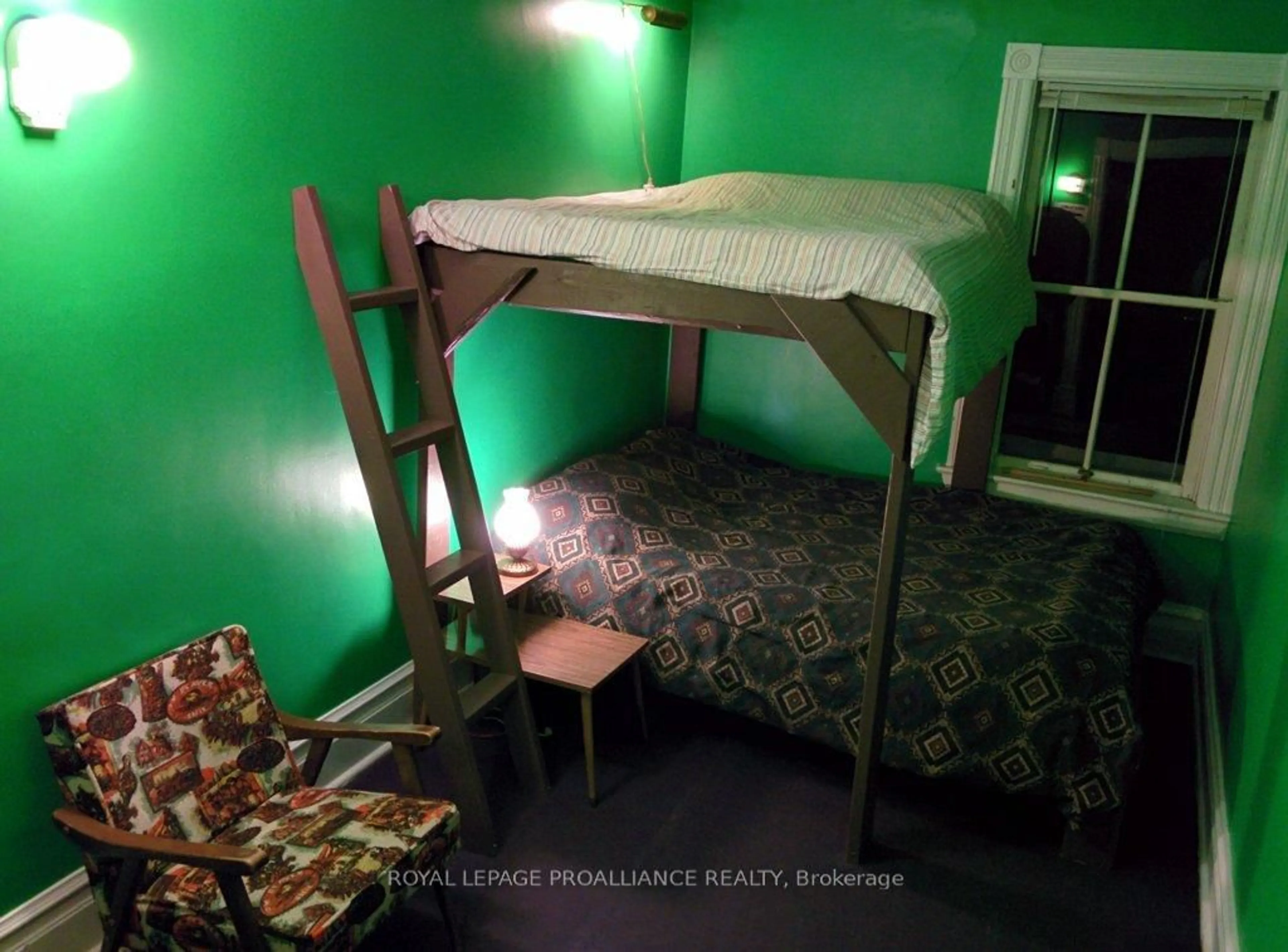 A pic of a room for 32990 Highway 62, Maynooth Ontario K0L 2S0