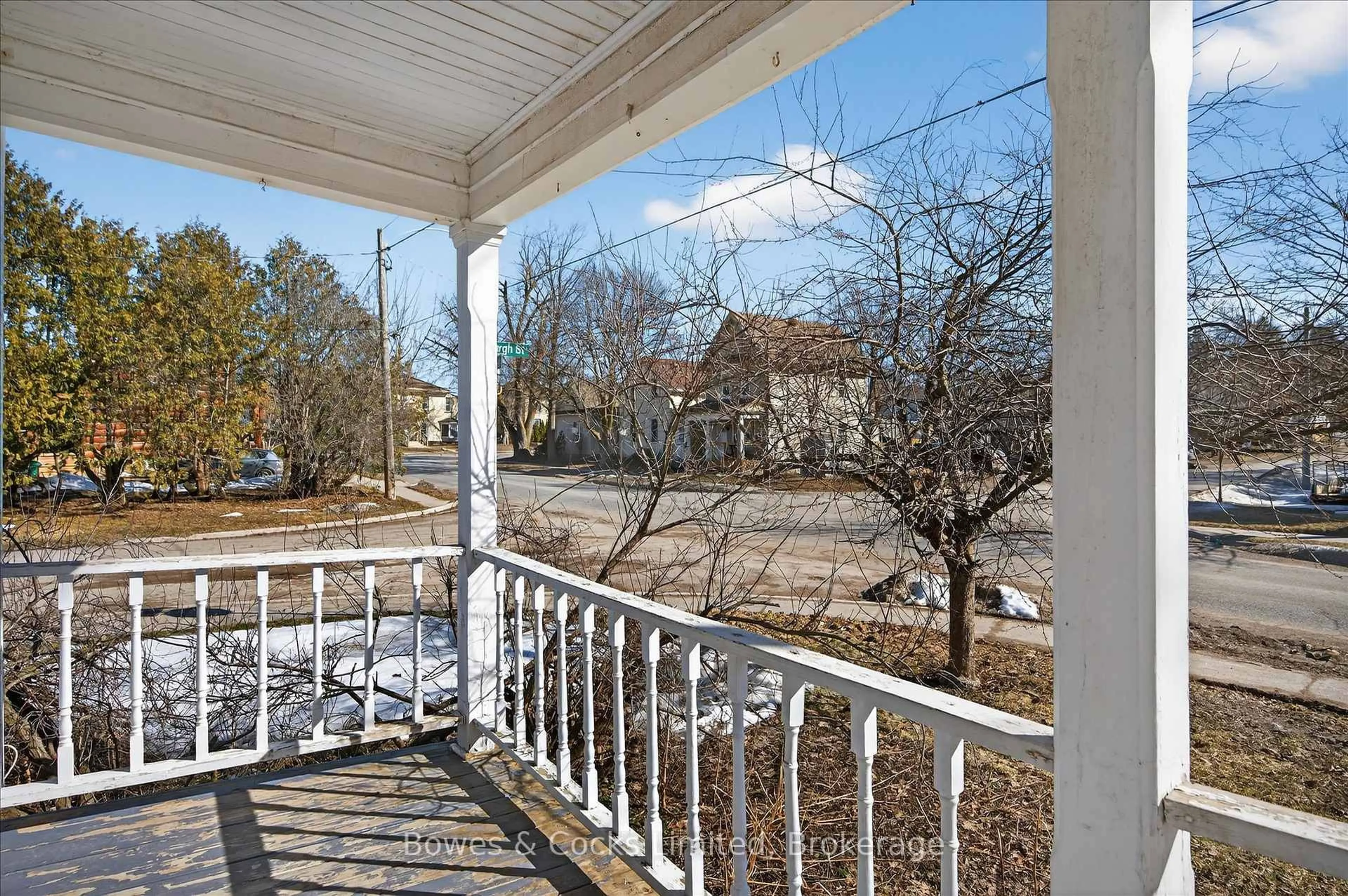 Patio, street for 633 Downie St, Peterborough Ontario K9H 4K2