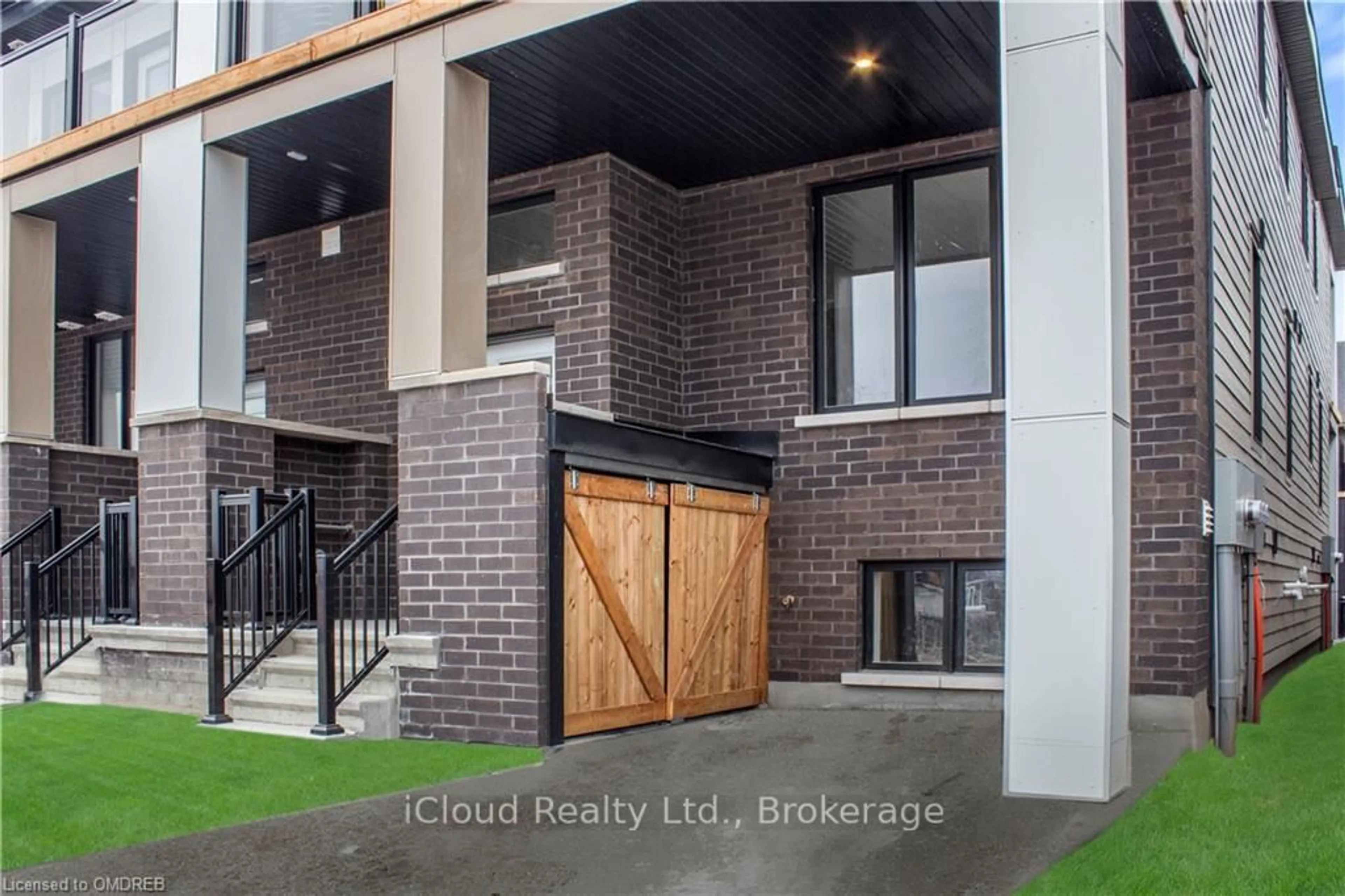 Indoor entryway for 318 Catsfoot Walk, Ottawa Ontario K2J 7G9