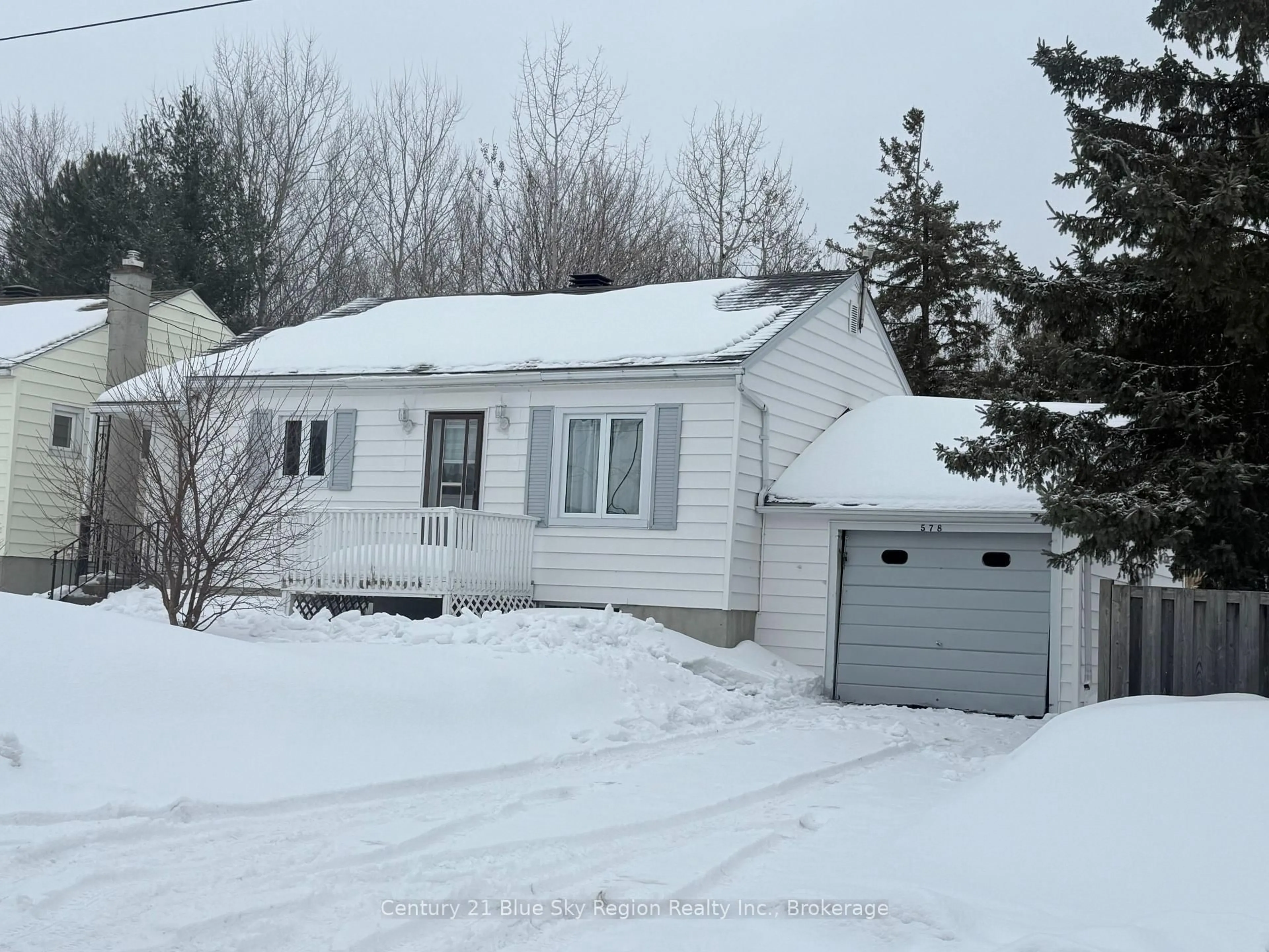 Shed for 578 McPhail St, North Bay Ontario P1B 5Z2