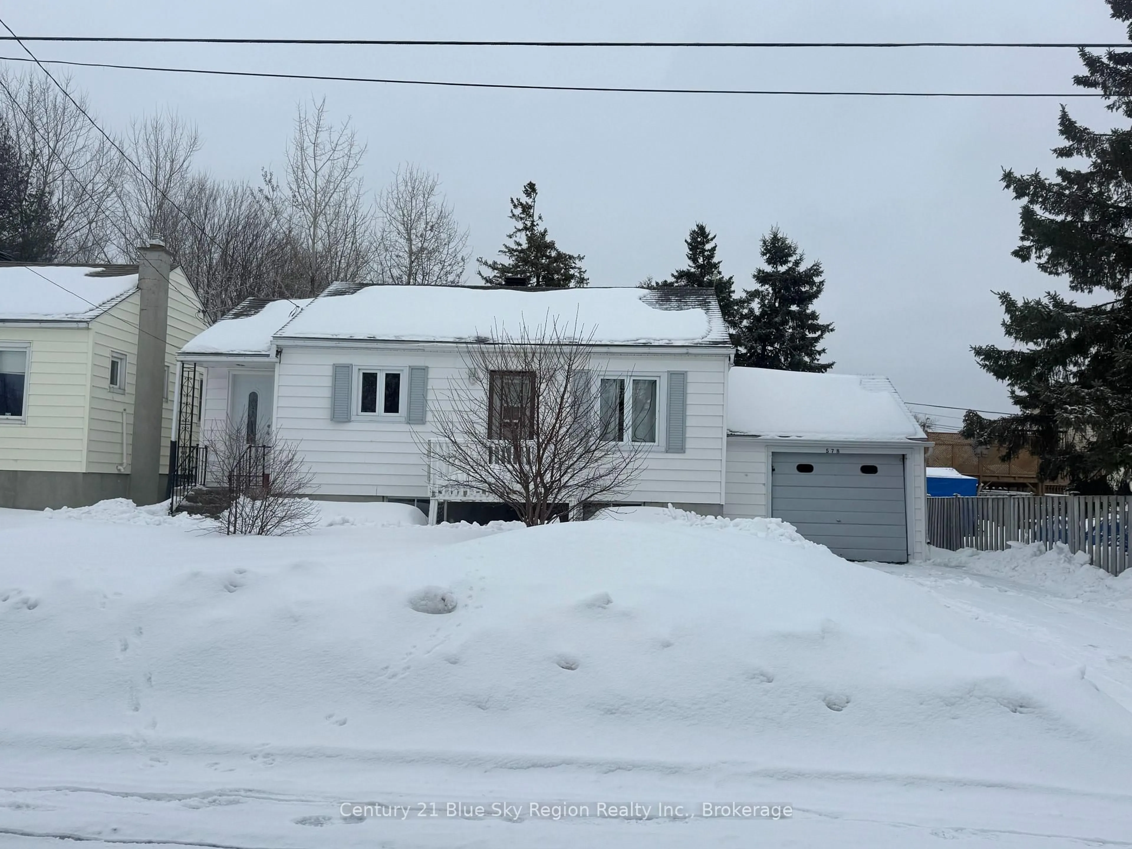 Unknown for 578 McPhail St, North Bay Ontario P1B 5Z2