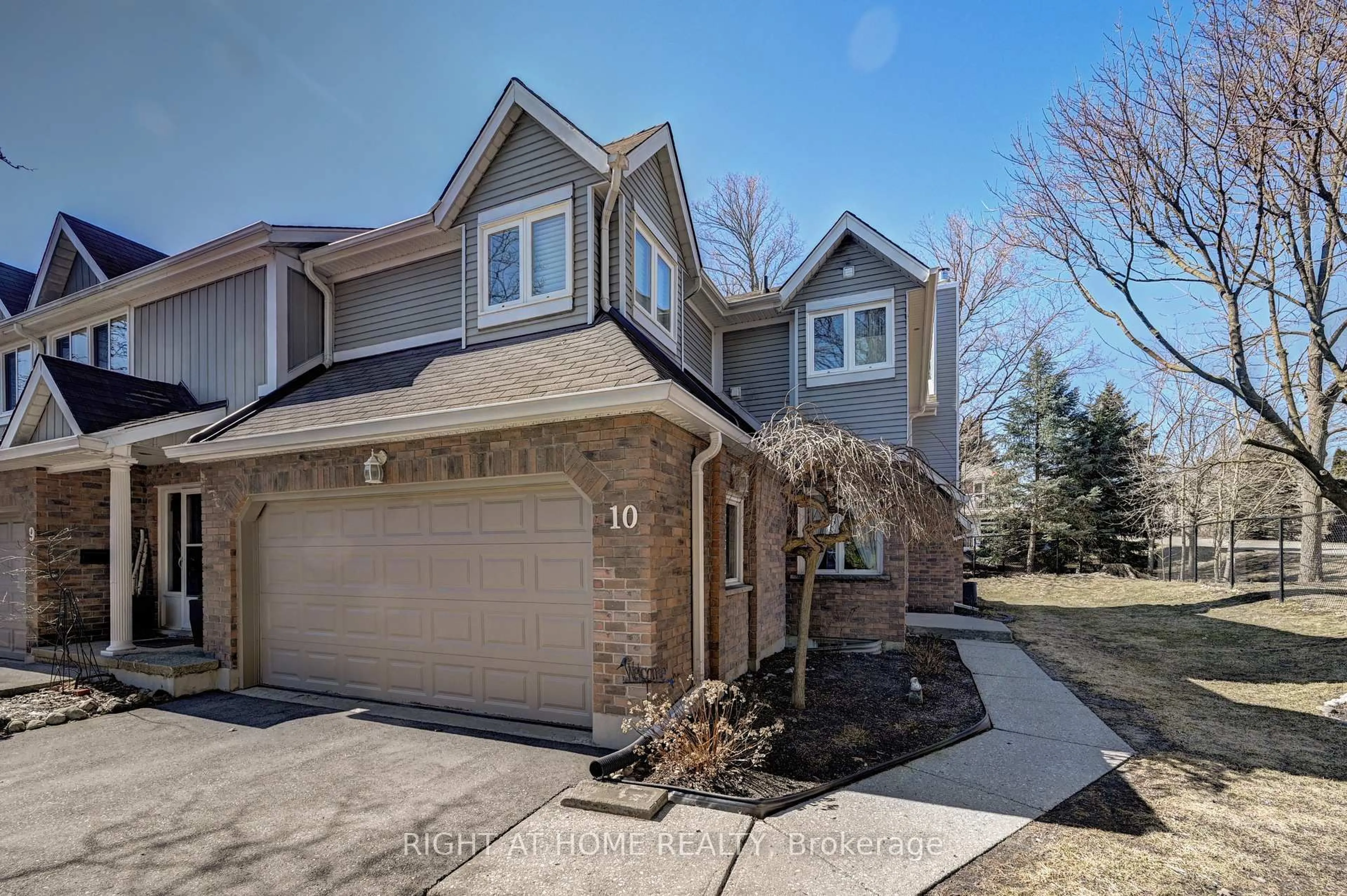 Home with brick exterior material, street for 524 Beechwood Dr #10, Waterloo Ontario N2T 2G9