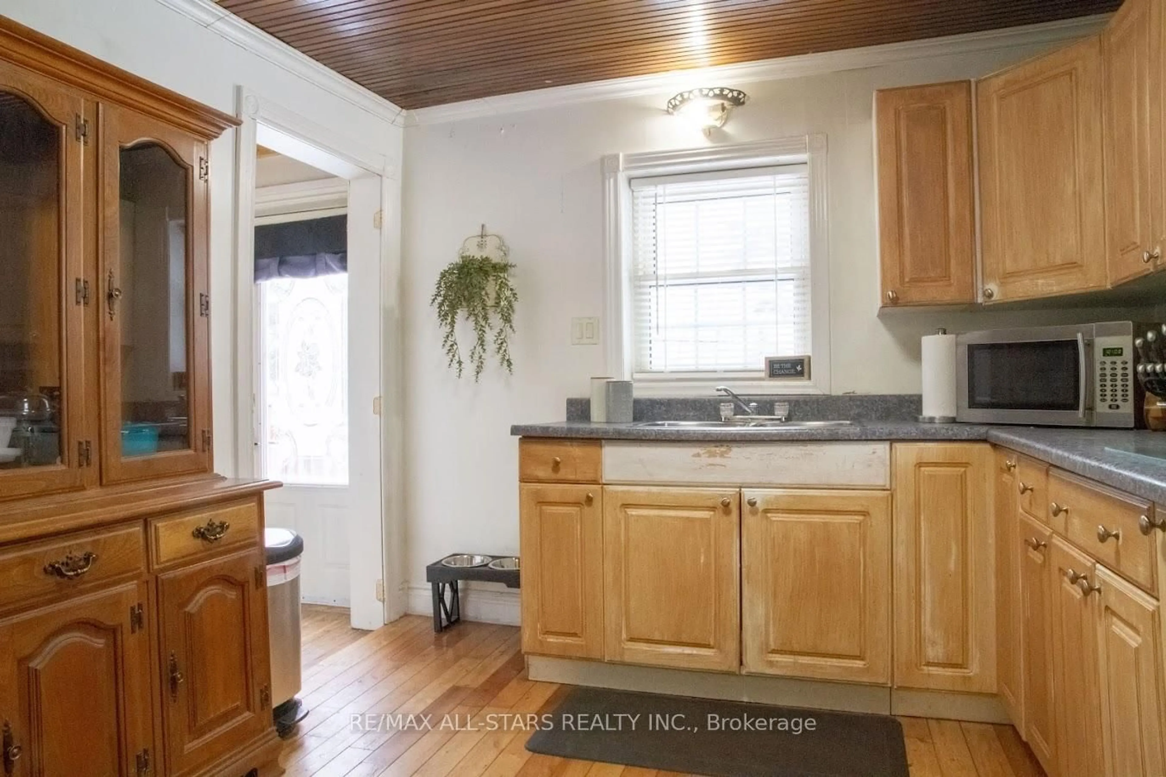 Standard kitchen, unknown for 69 Bridge St, Denbigh Ontario K0H 1L0