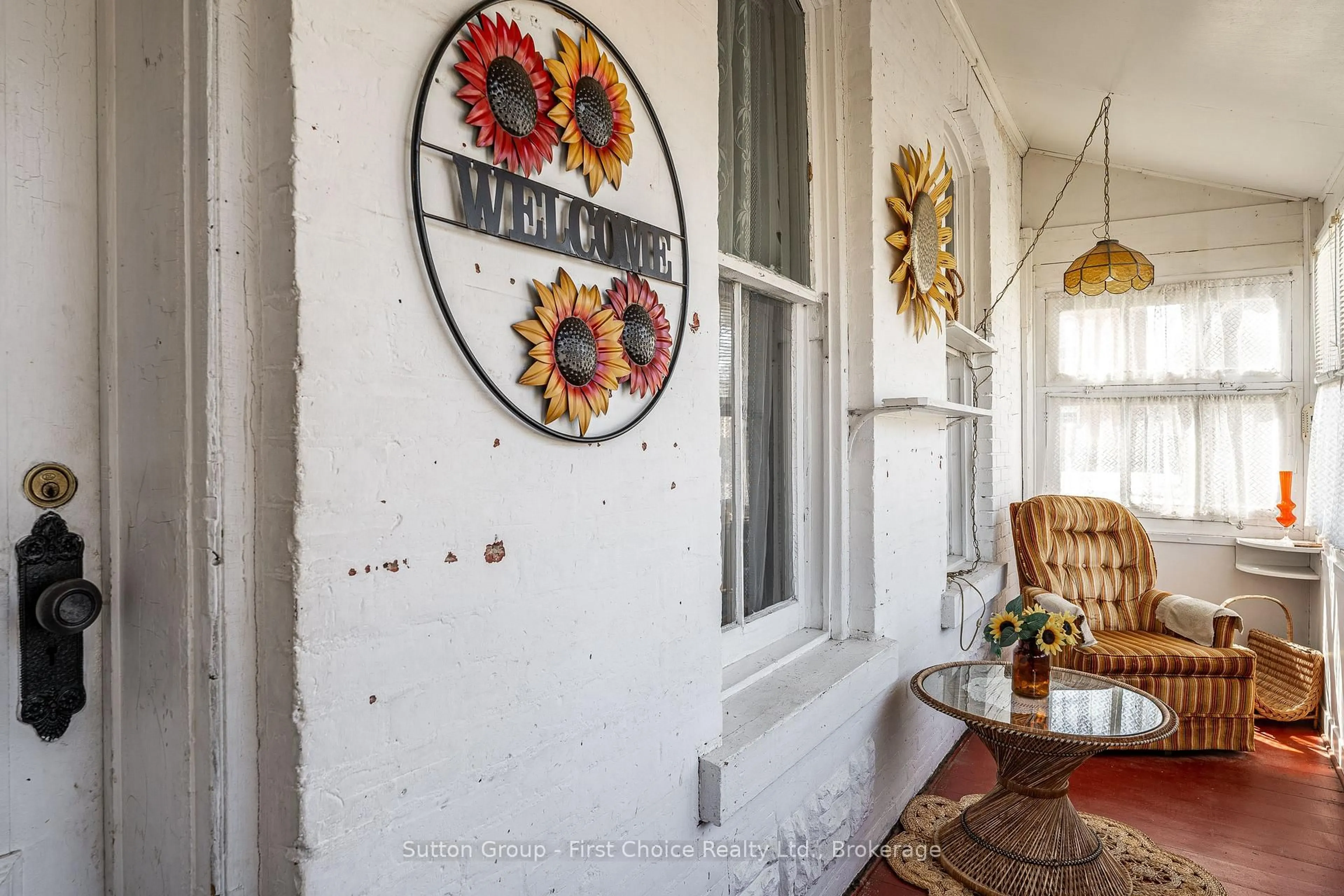 Indoor entryway for 55 Dufferin St, Stratford Ontario N5A 2G6