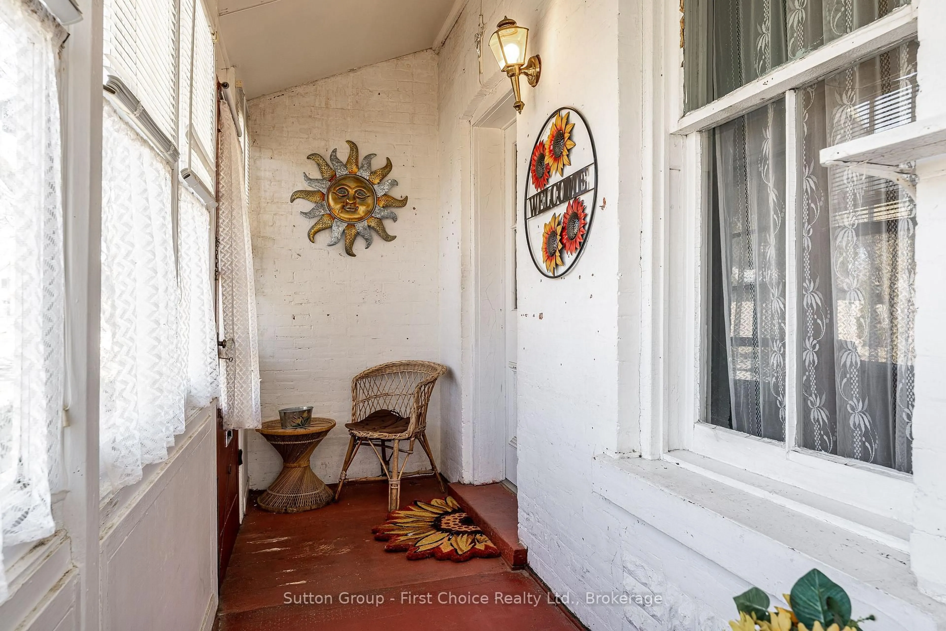 Unknown for 55 Dufferin St, Stratford Ontario N5A 2G6