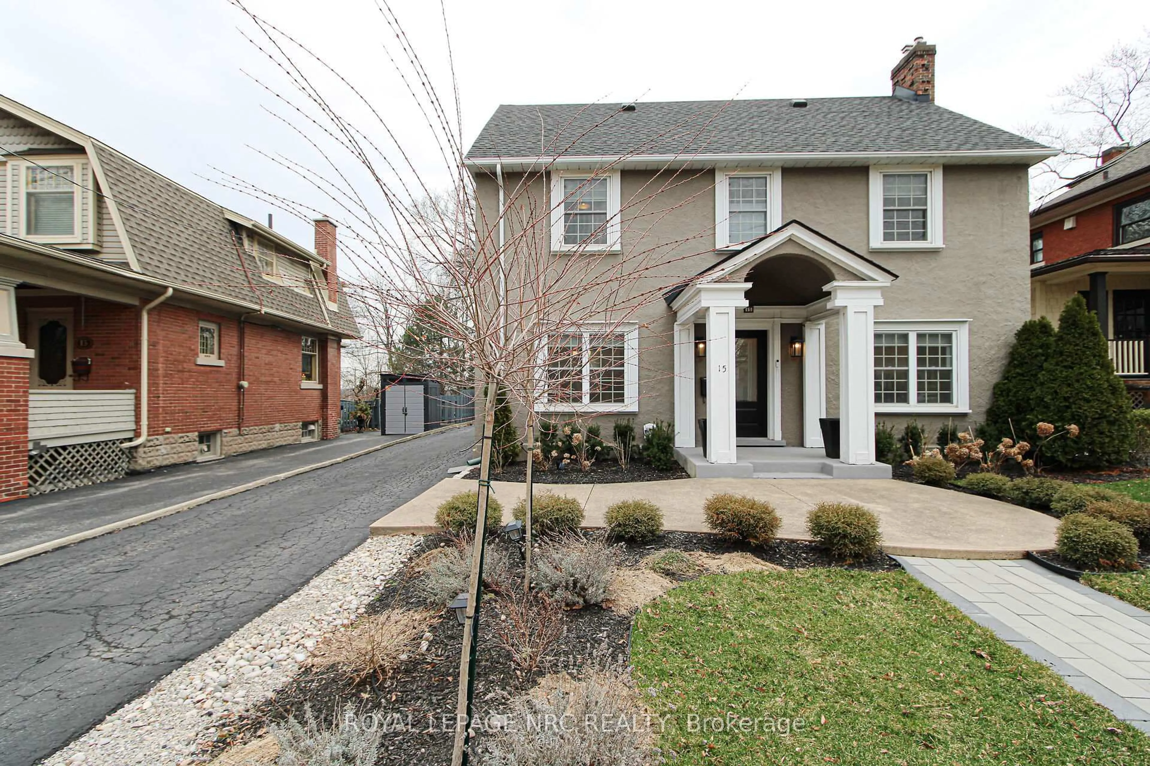 Home with brick exterior material, street for 15 South Dr, St. Catharines Ontario L2R 4T9