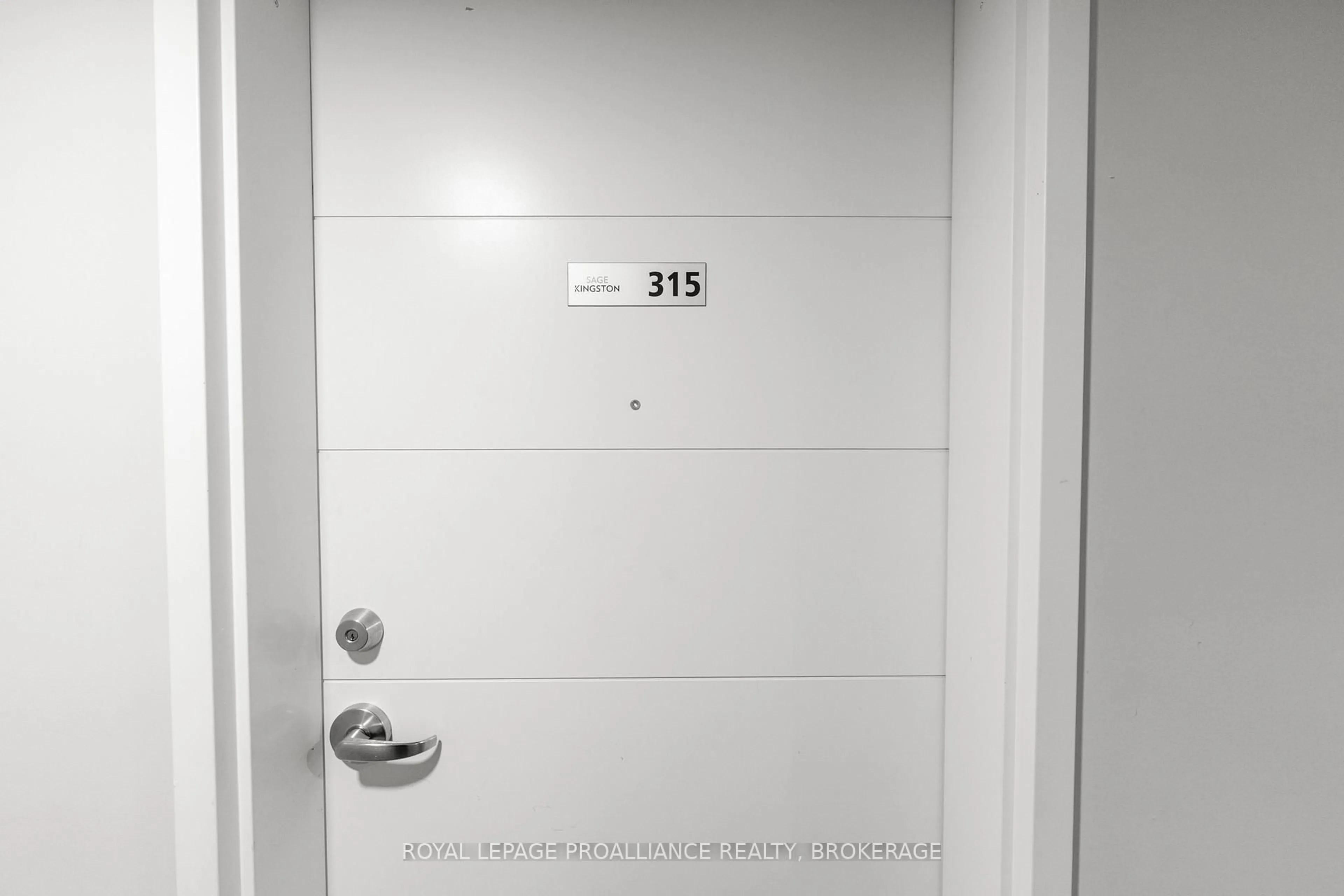 Indoor entryway for 652 Princess St #315, Kingston Ontario K7L 1E5